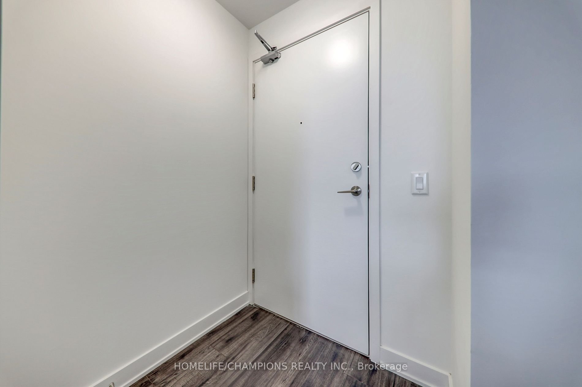 681 Yonge St, #602