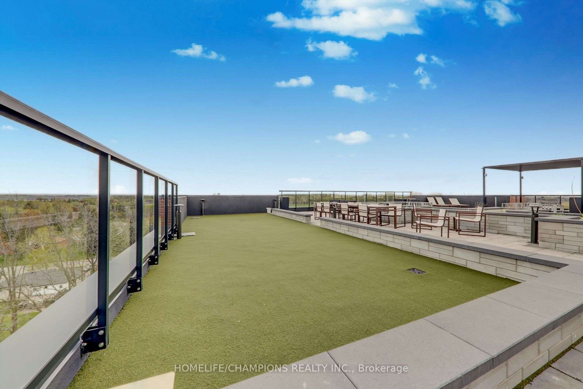 681 Yonge St, #602