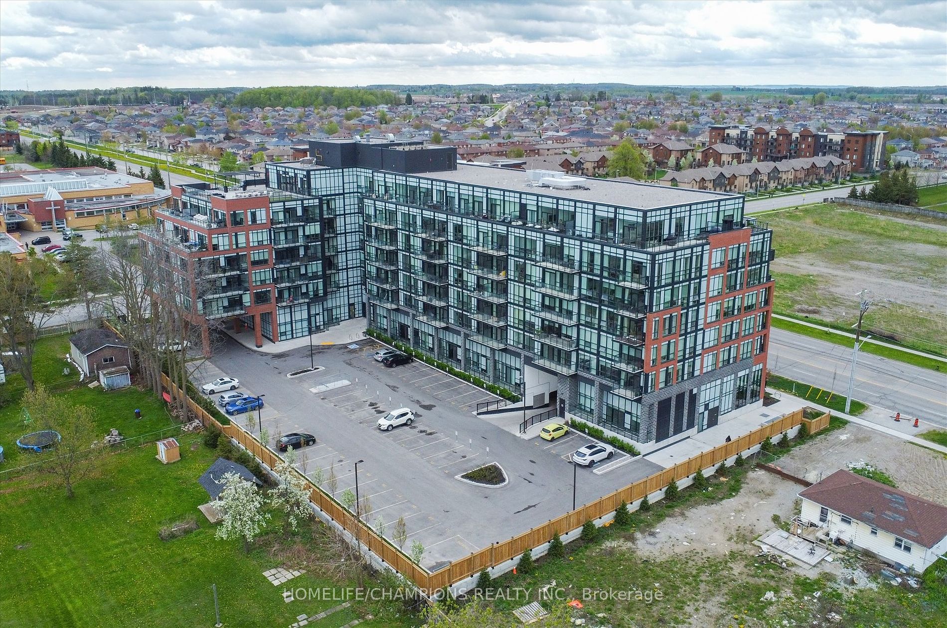 681 Yonge St, #602