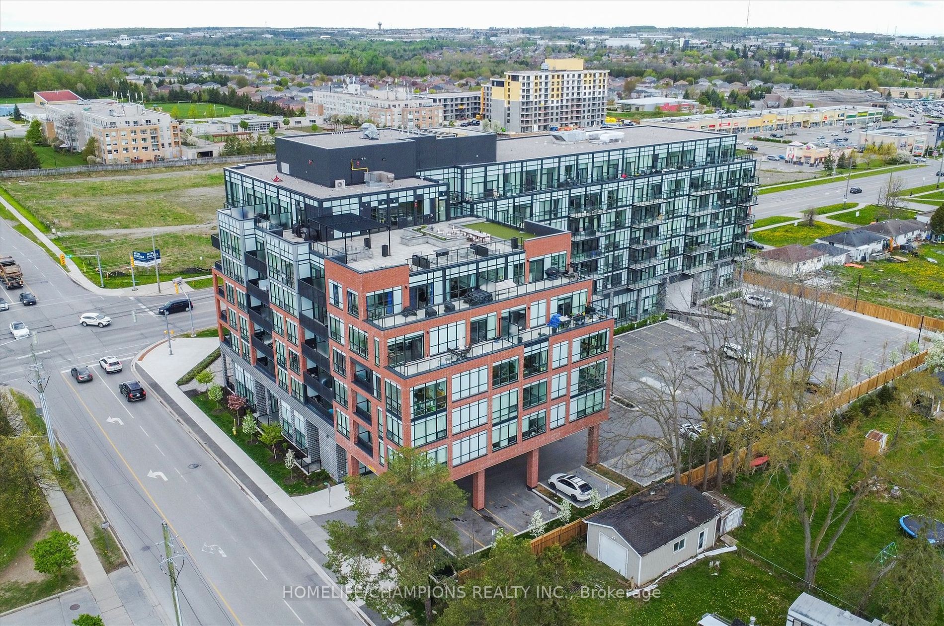 681 Yonge St, #602