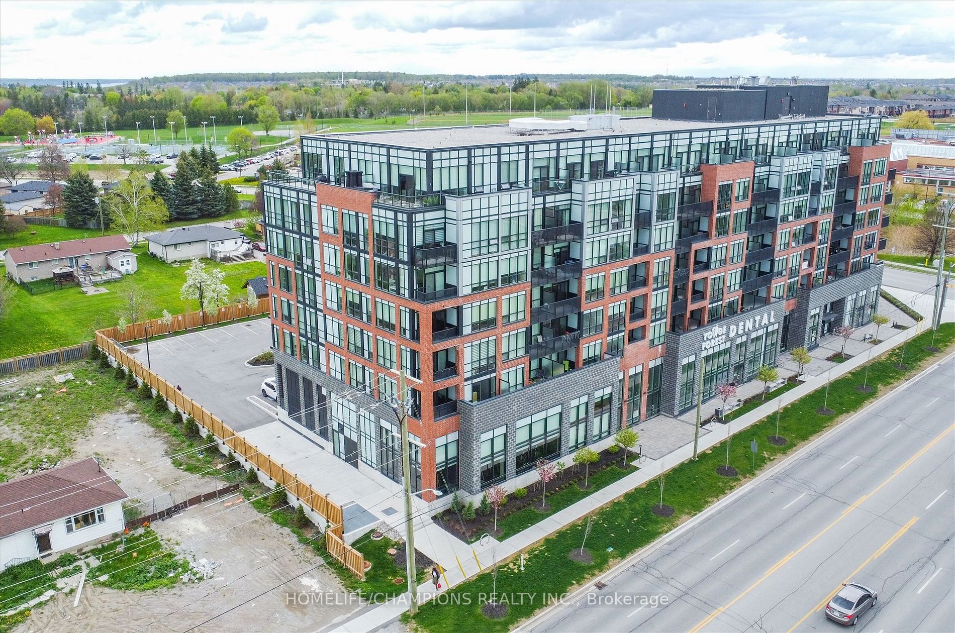 681 Yonge St, #602