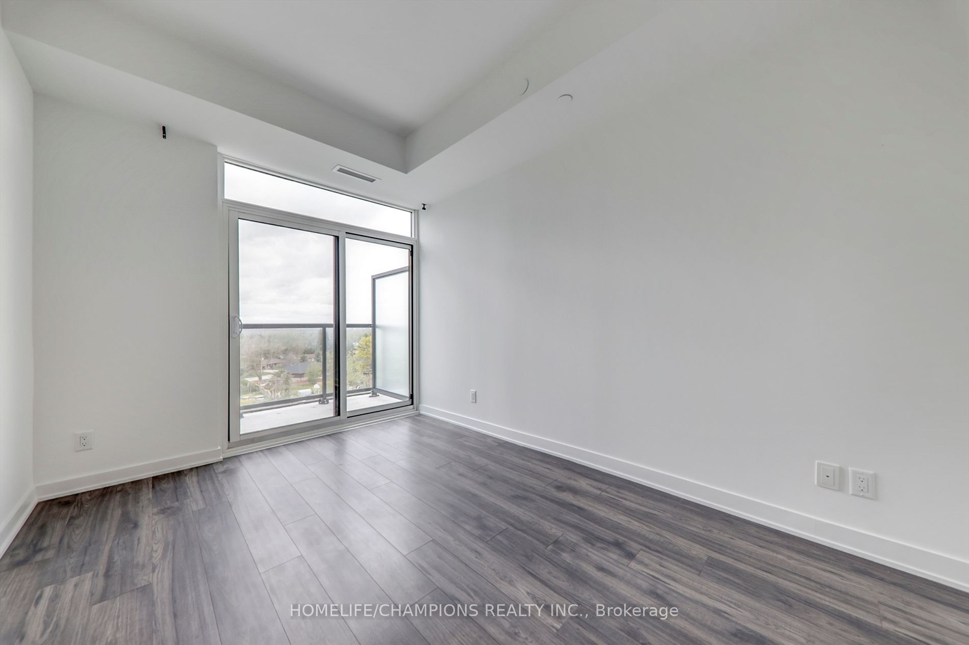 681 Yonge St, #602
