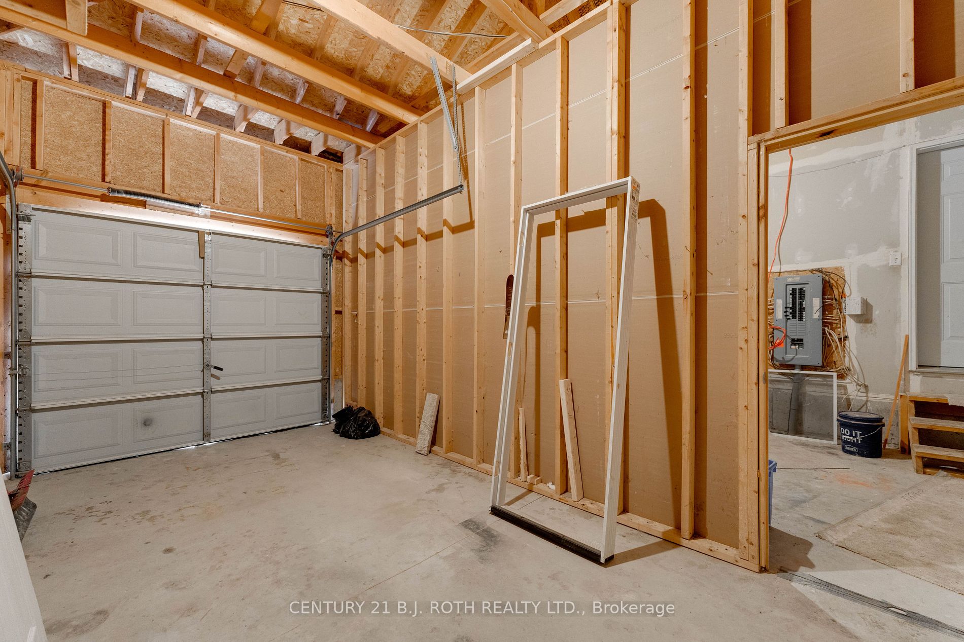 361 GEORGIAN Drive, #LOWER