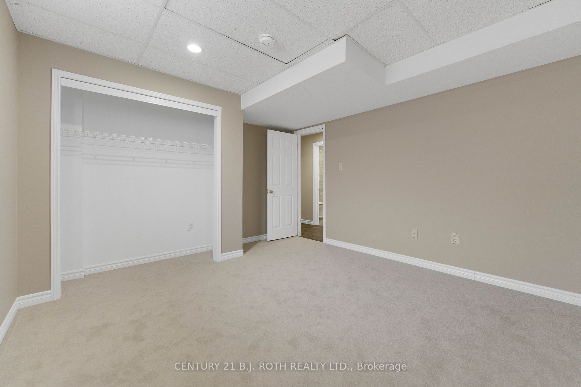 361 GEORGIAN Drive, #LOWER