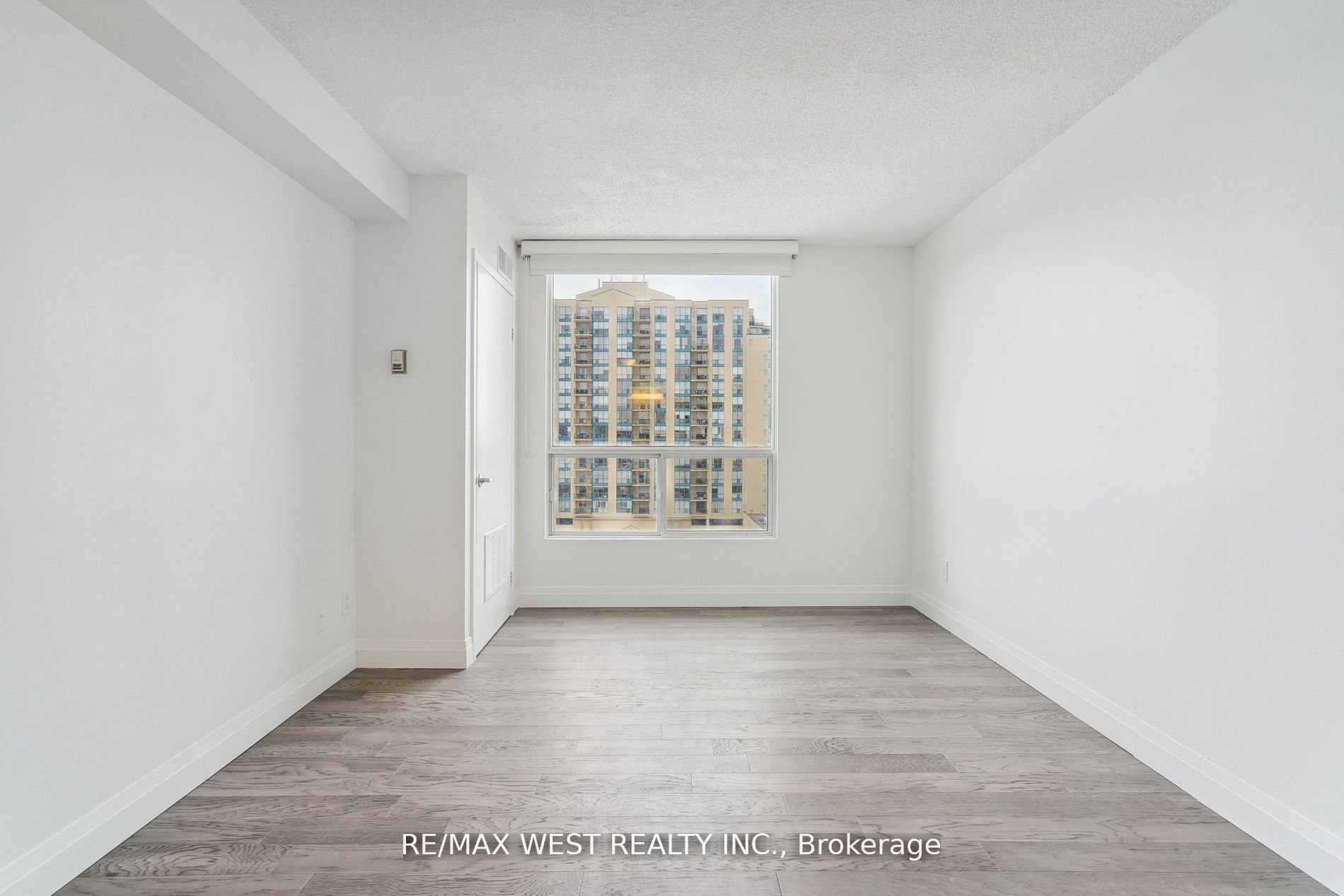 75 Ellen Street, #904