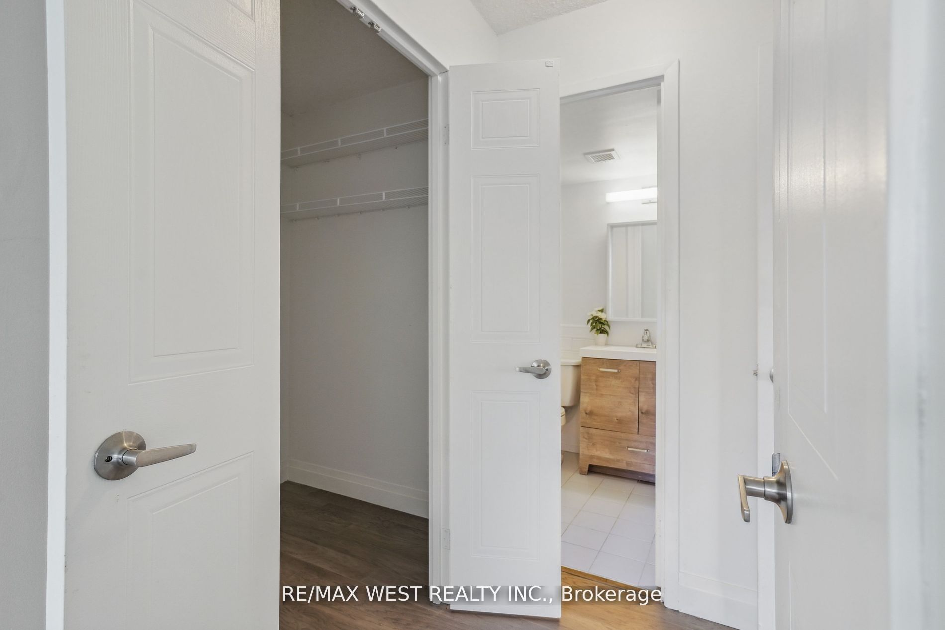 75 Ellen Street, #904