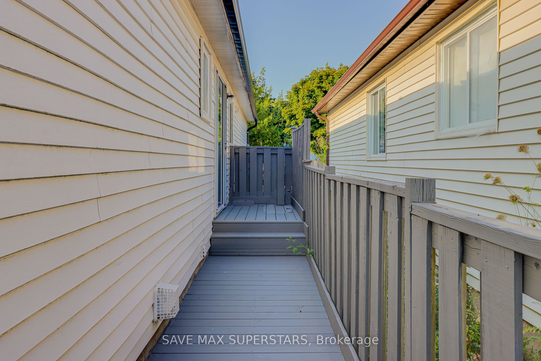 27 Maitland Dr