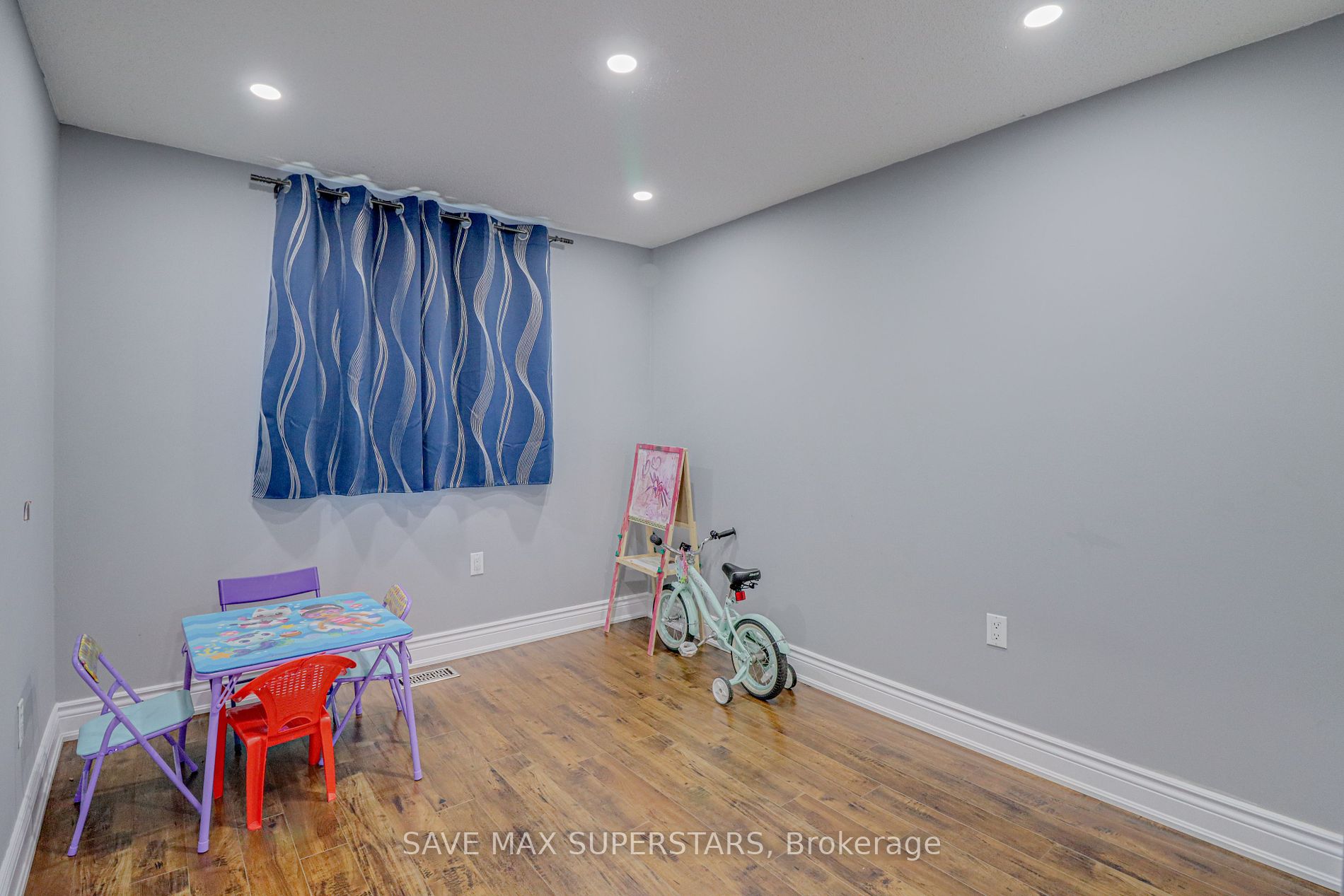 27 Maitland Dr