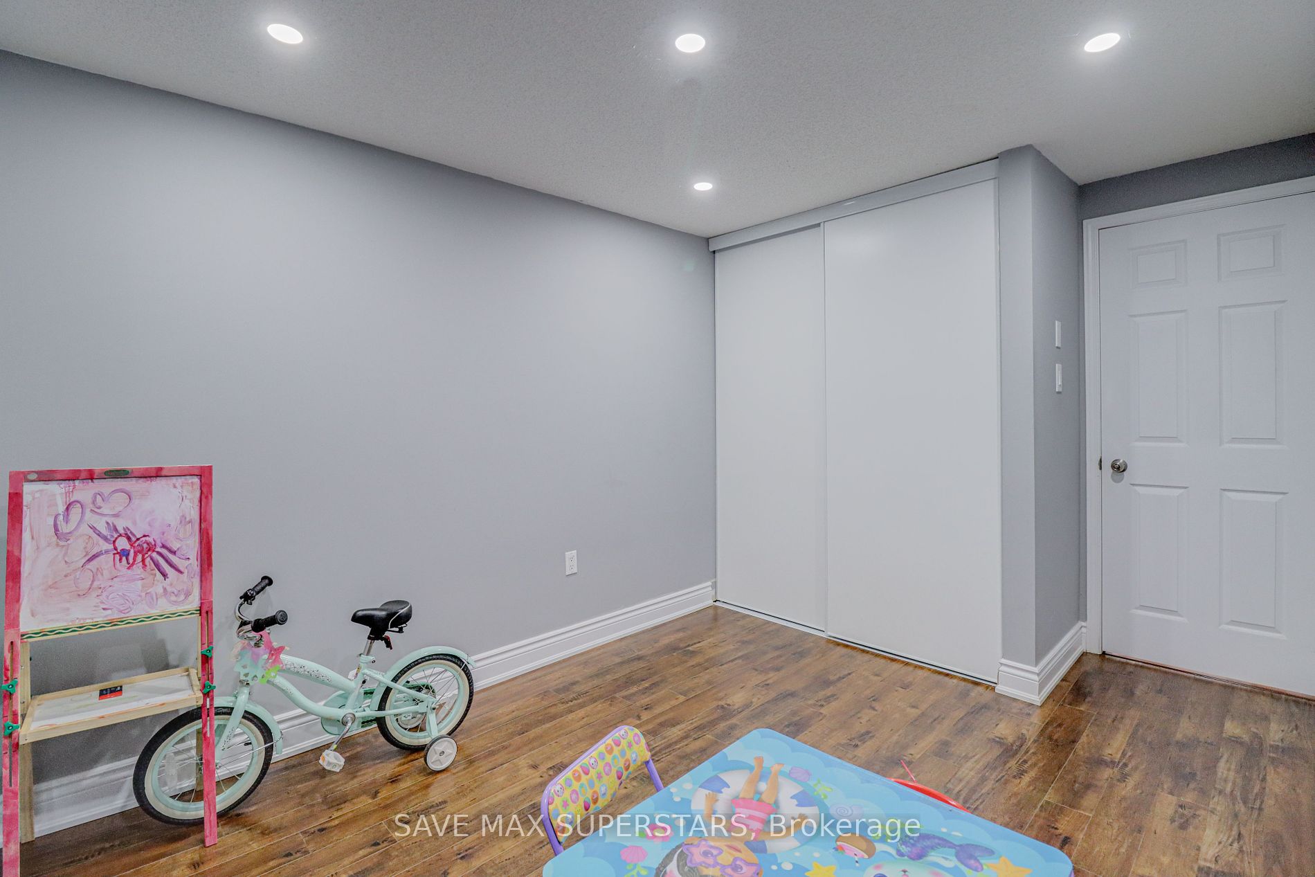 27 Maitland Dr