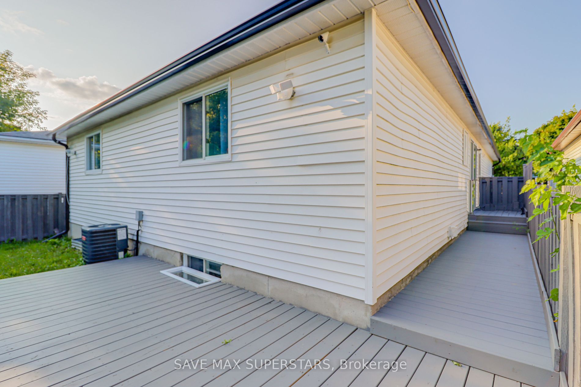 27 Maitland Dr