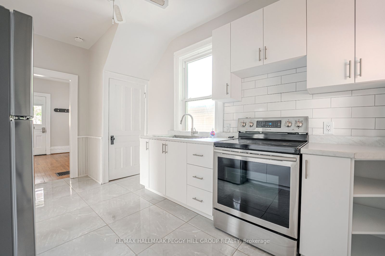 243 Dunlop St E