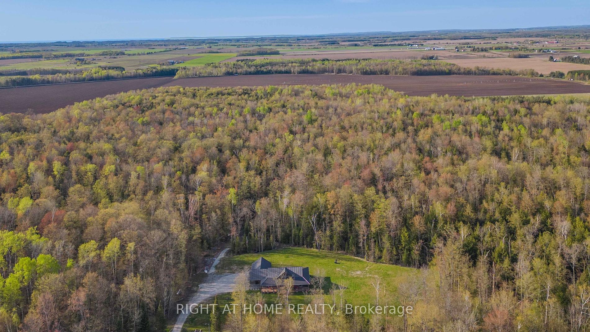 16 Whitetail Dr