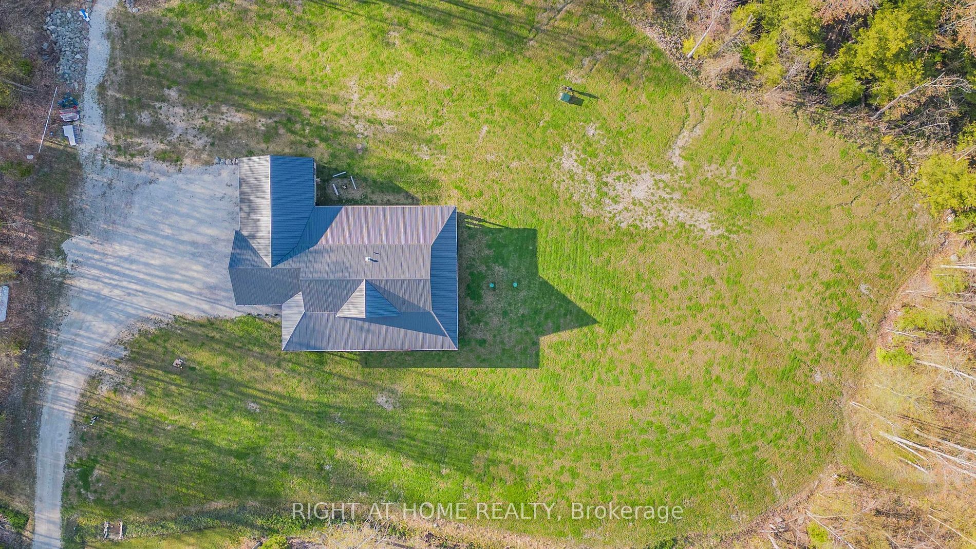 16 Whitetail Dr
