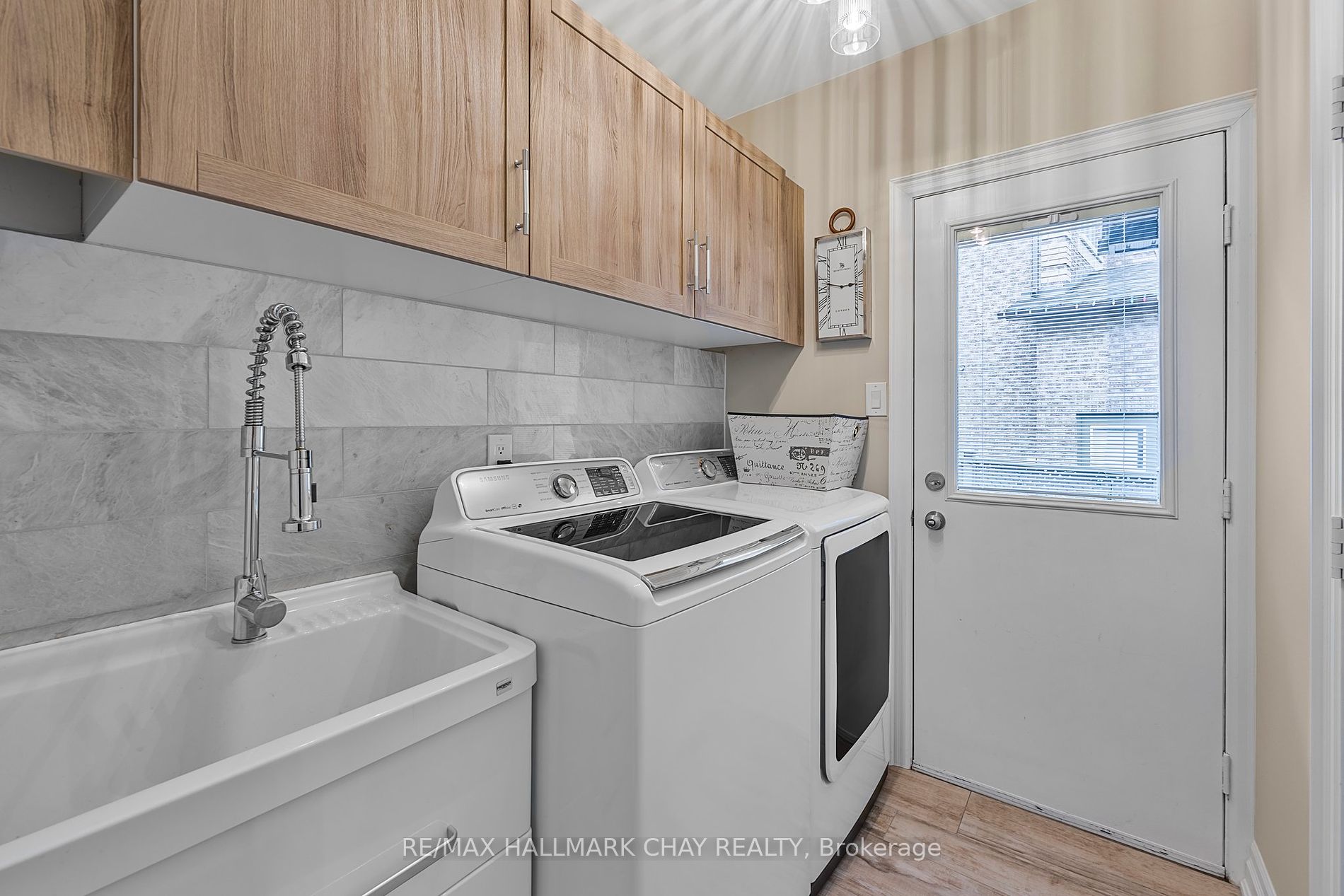 15 Cityview Circ