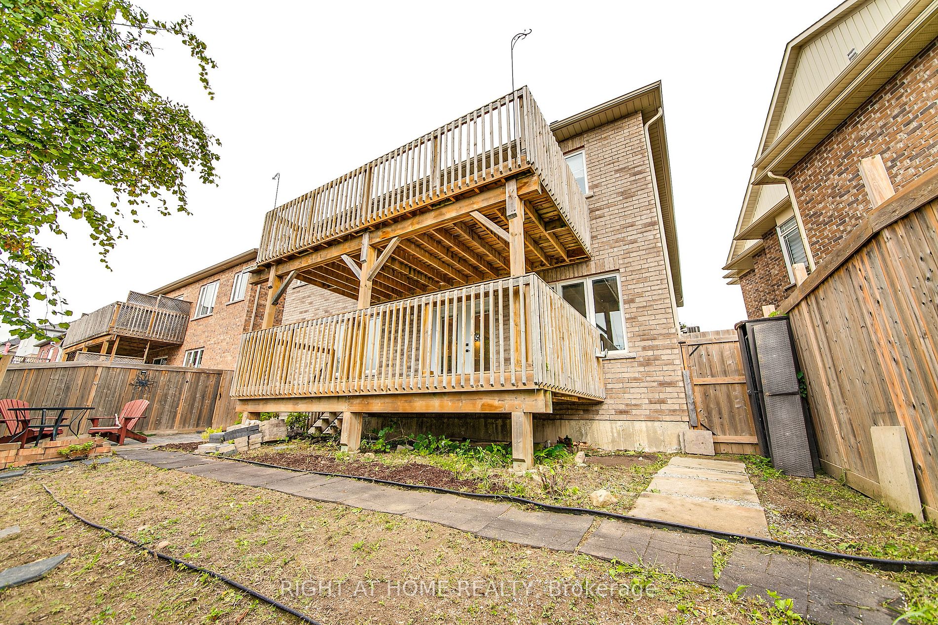 56 Megan Cres