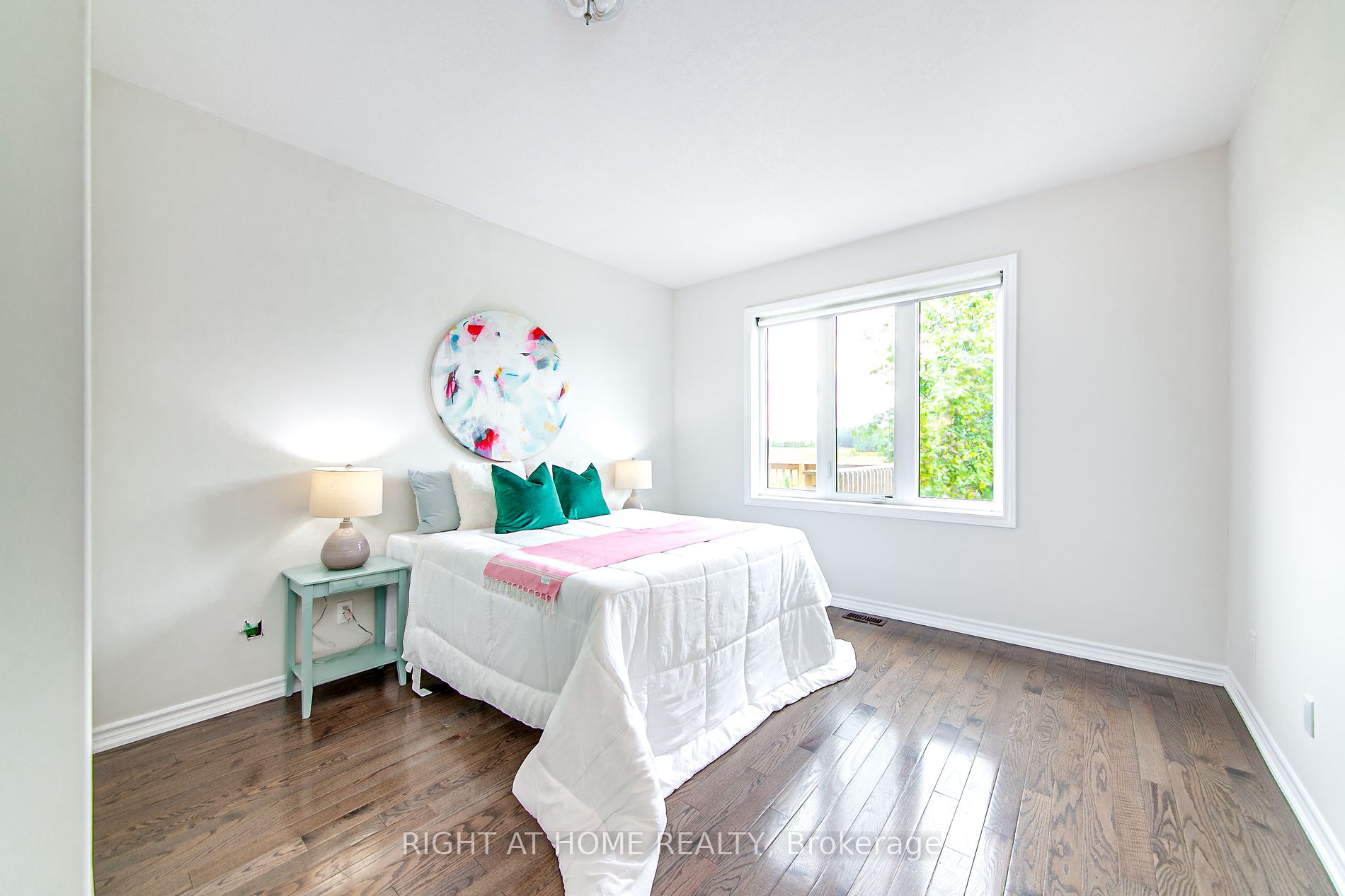 56 Megan Cres