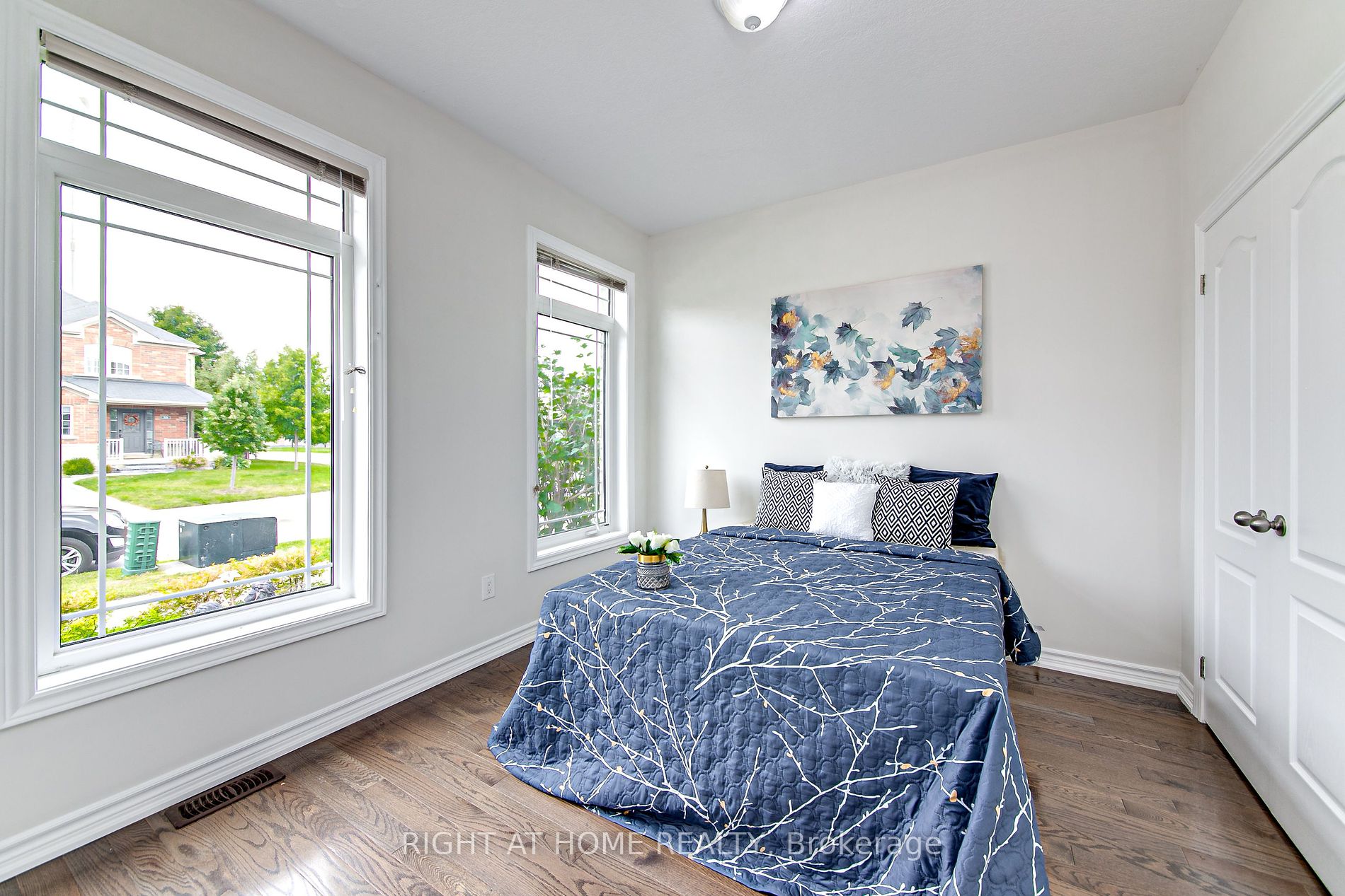 56 Megan Cres