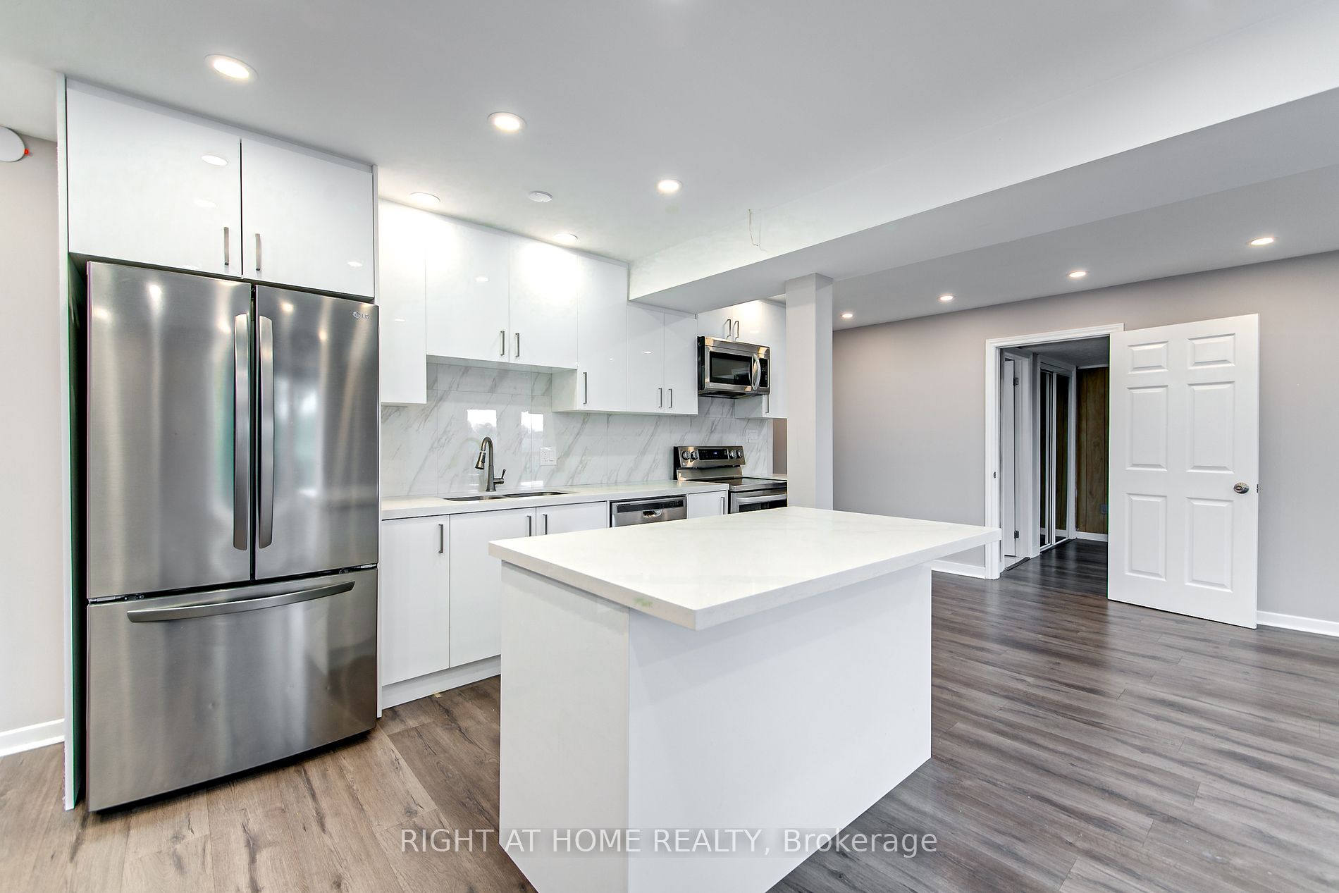 56 Megan Cres