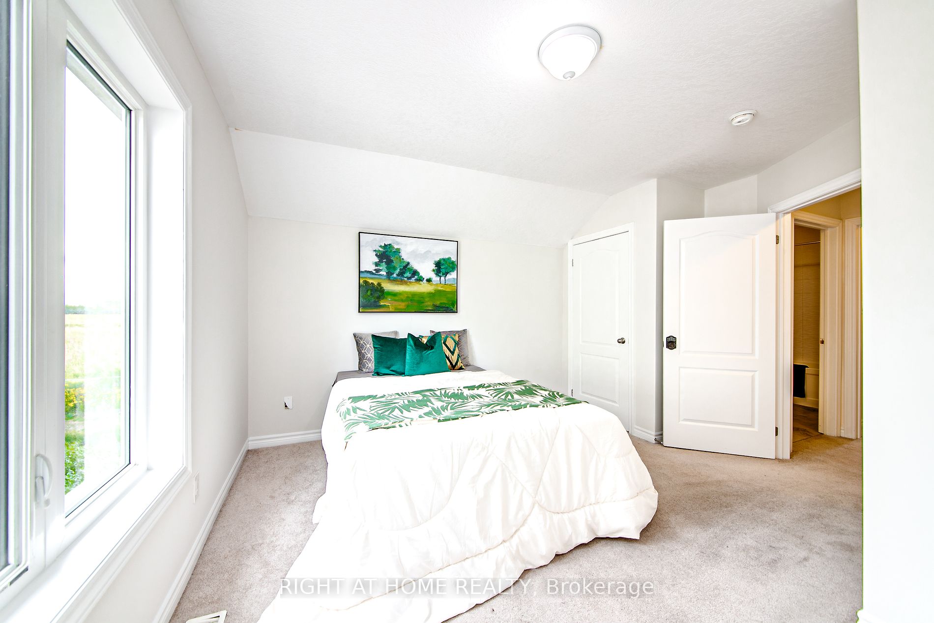 56 Megan Cres