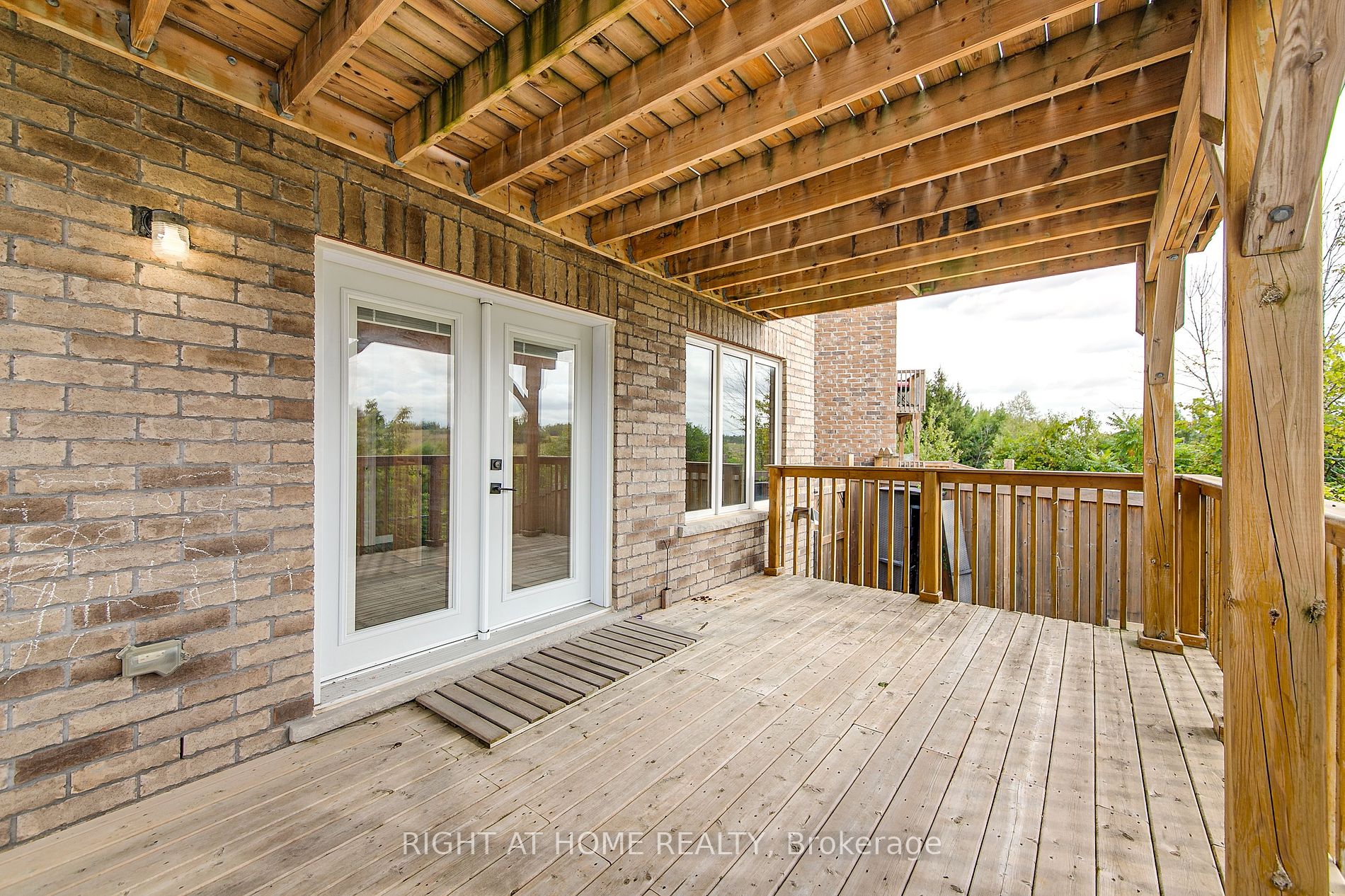 56 Megan Cres