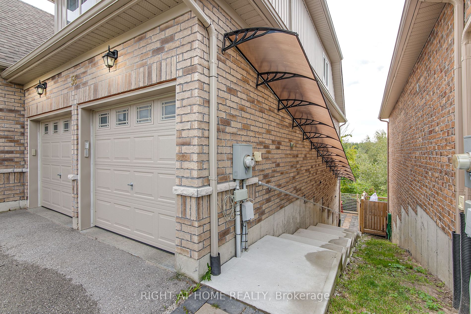 56 Megan Cres