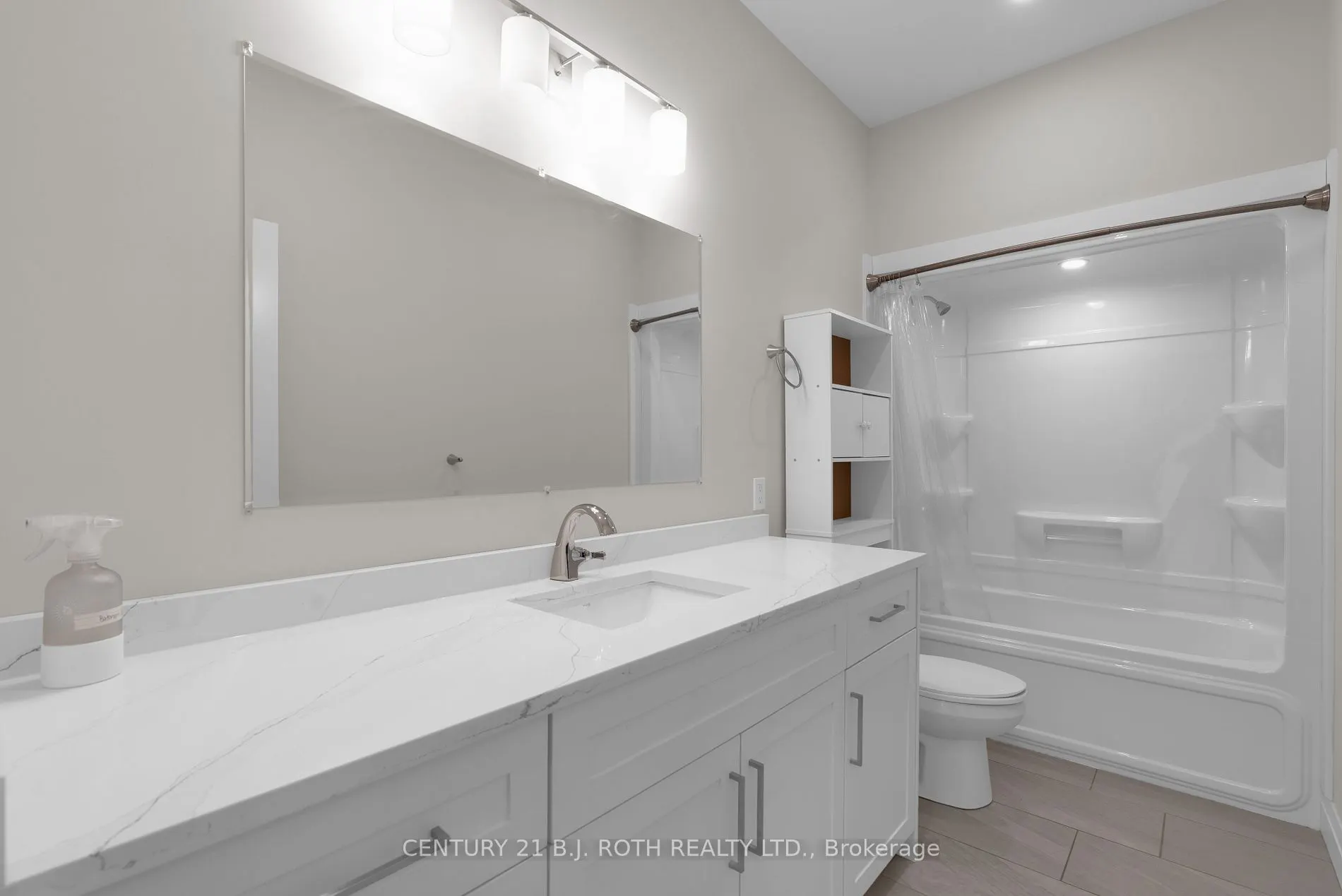 369 Mississaga St W