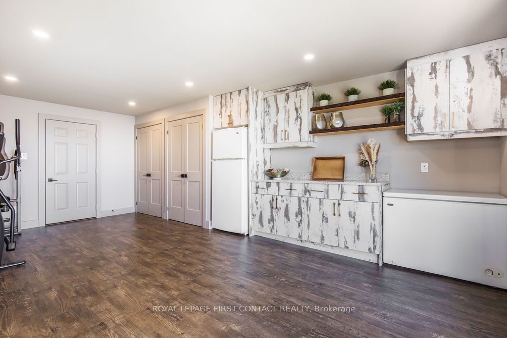 81 Parkside Dr