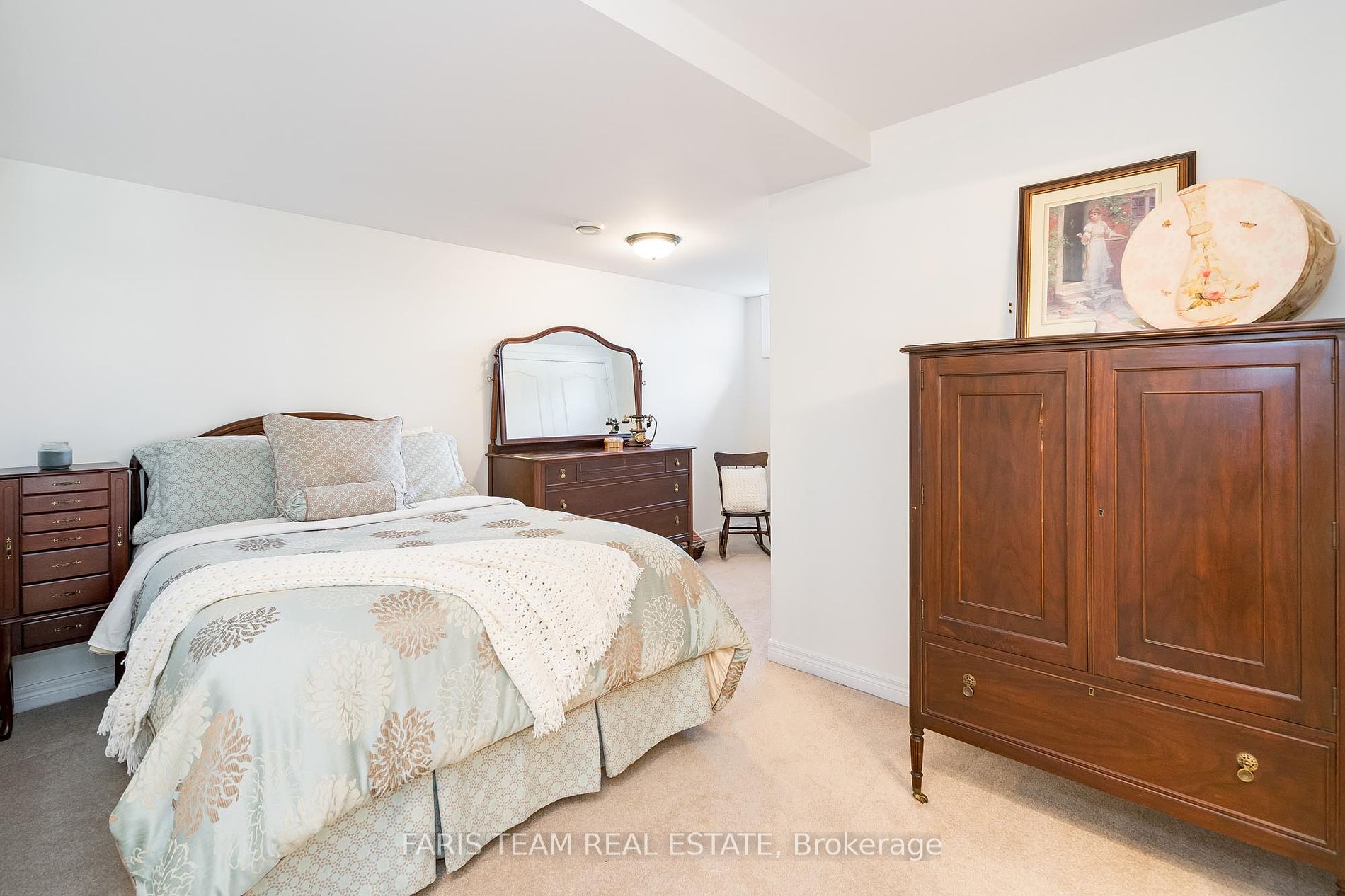 1331 Flos Road 3 E