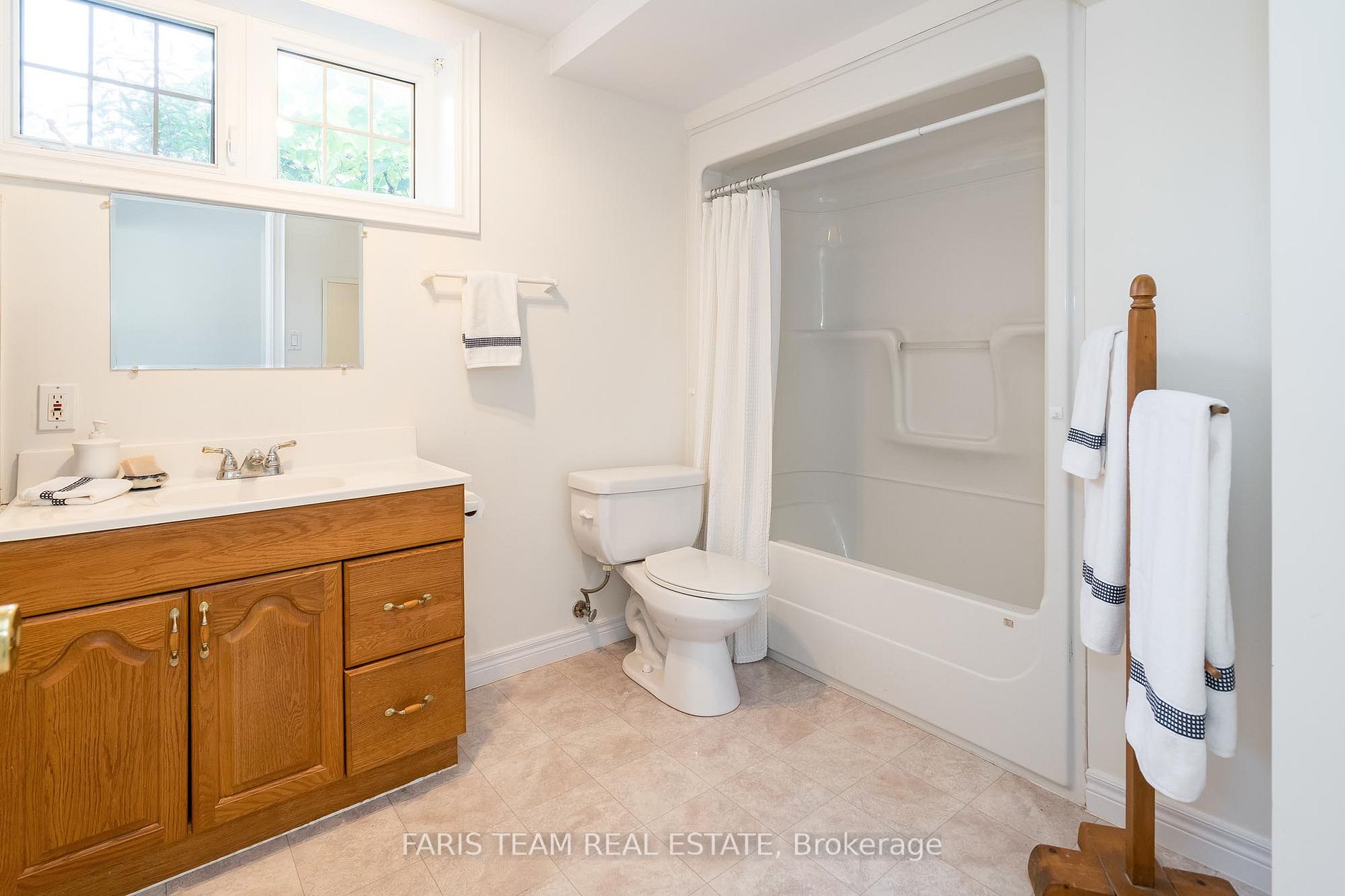1331 Flos Road 3 E
