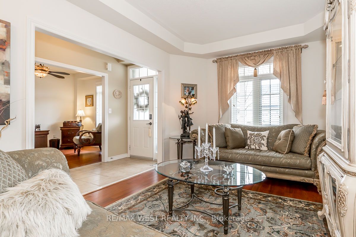 118 Succession Cres