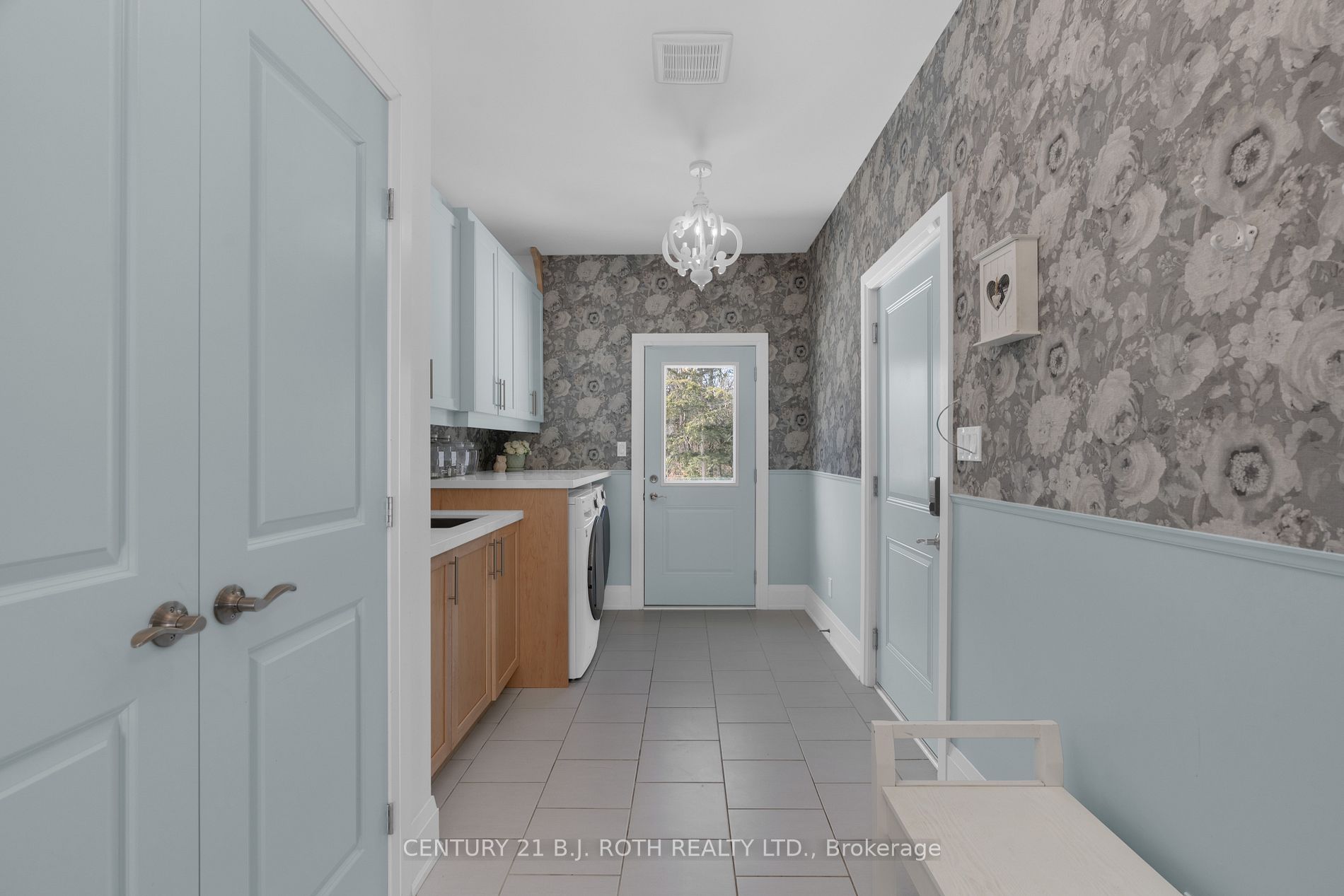 24 Oldenburg Crt
