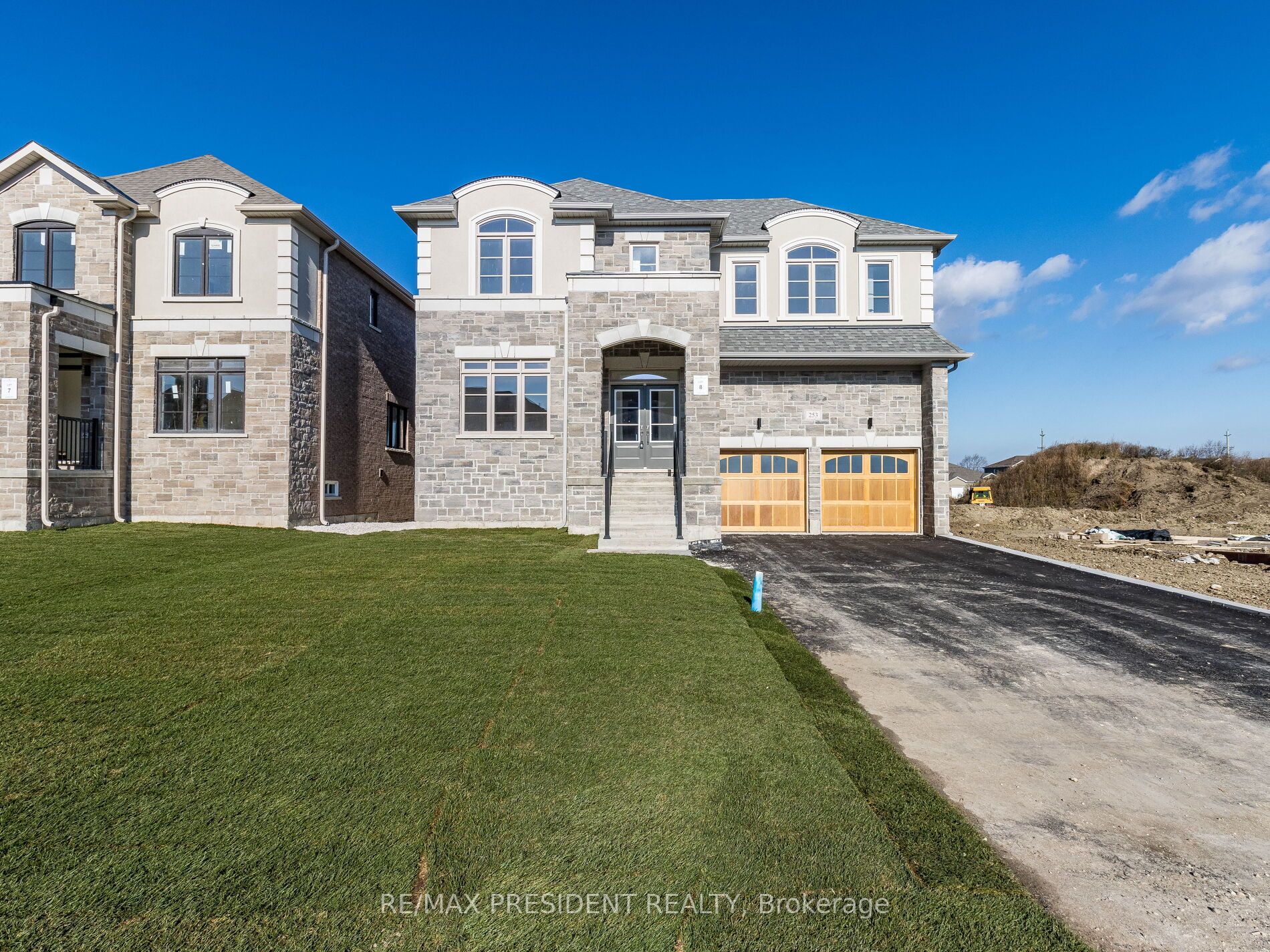 253 Warden St