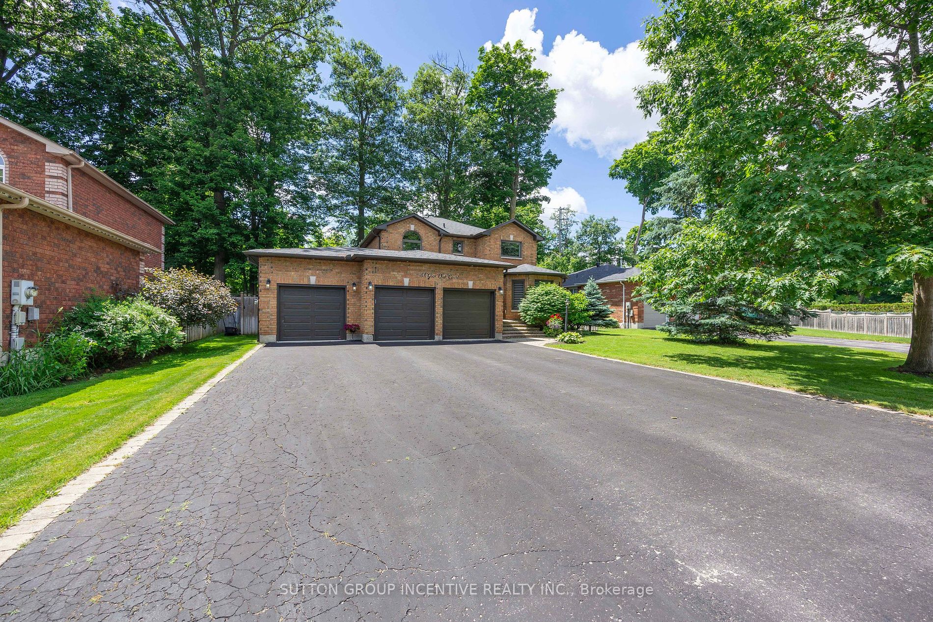 33 Glen Oak Crt