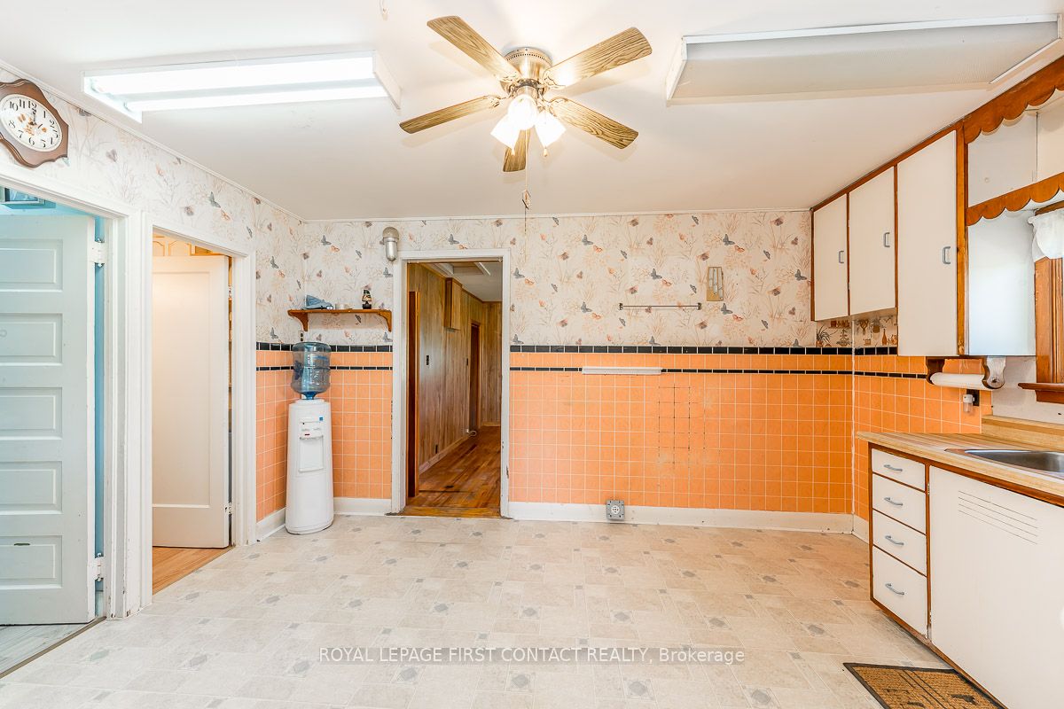 3828 George Johnston Rd