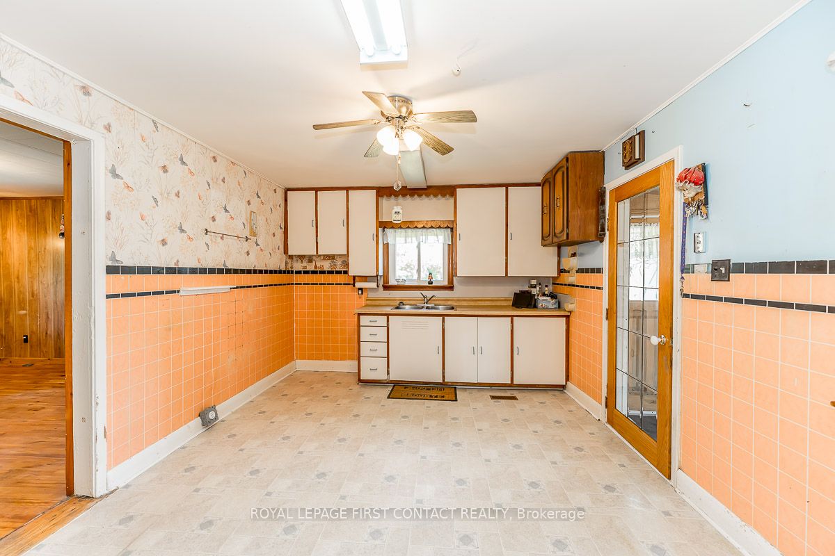 3828 George Johnston Rd