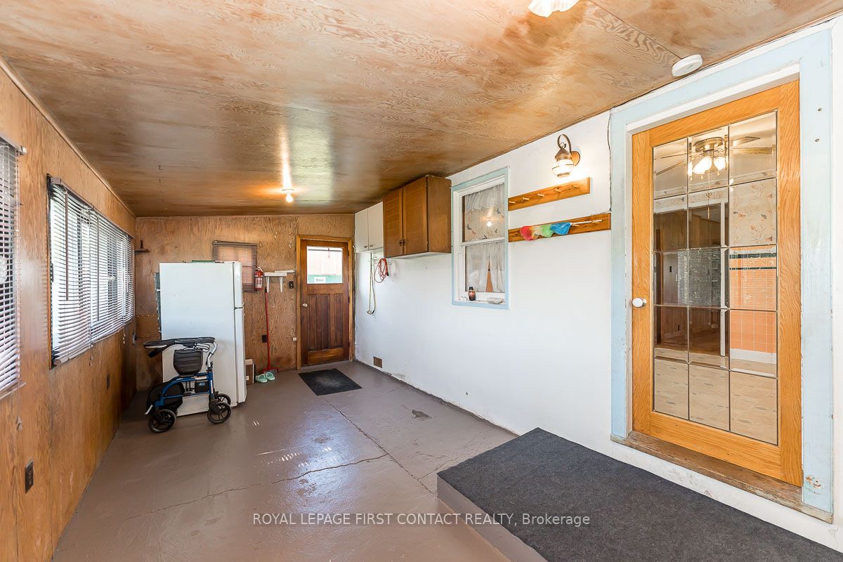 3828 George Johnston Rd