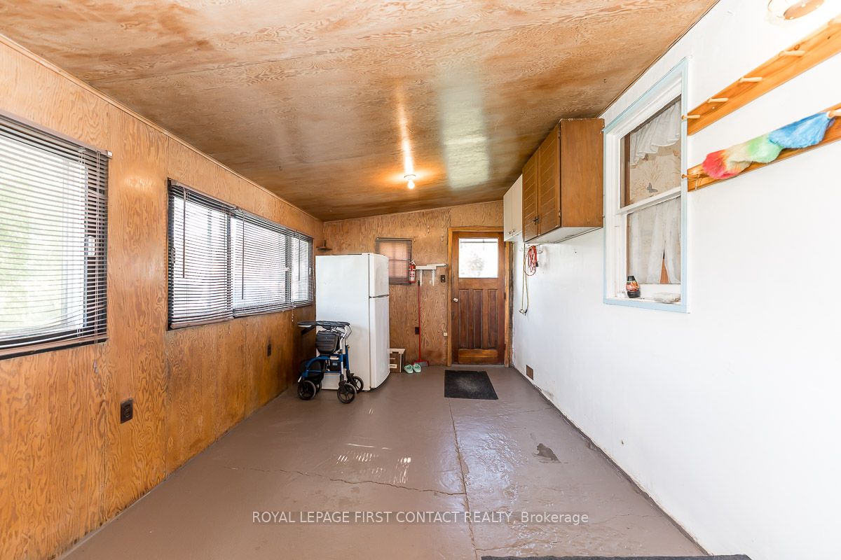 3828 George Johnston Rd