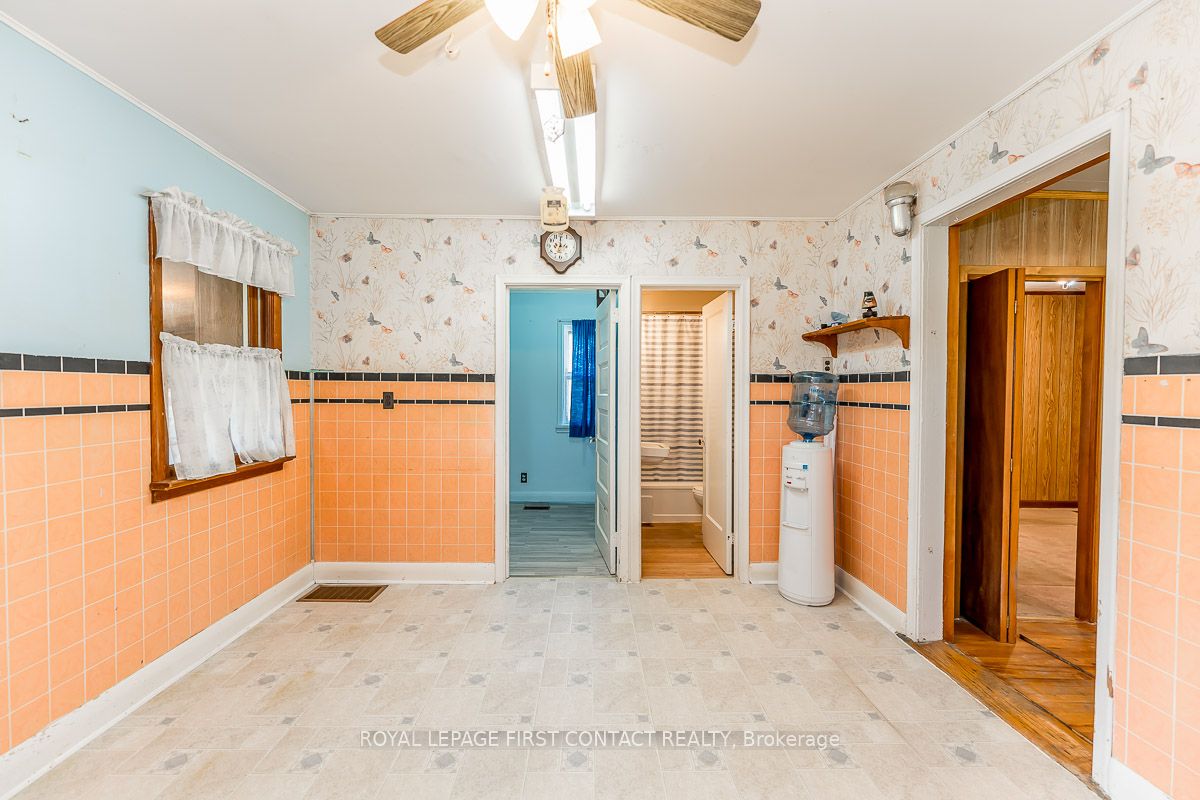 3828 George Johnston Rd