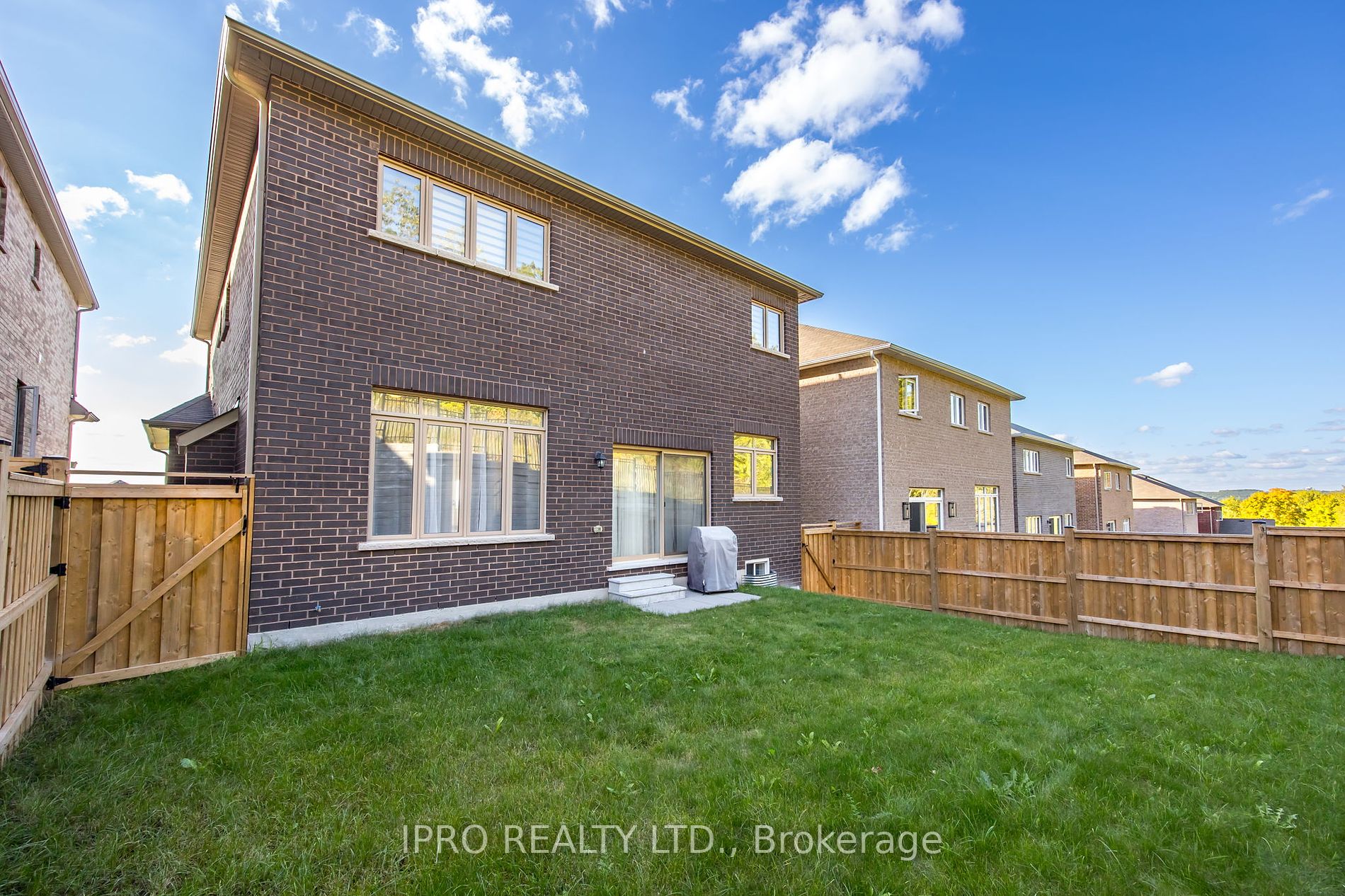115 Muirfield Dr