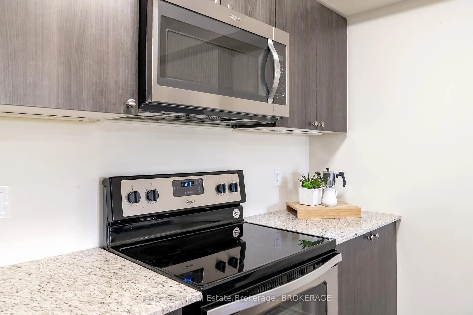 6 Anchorage Cres, #205