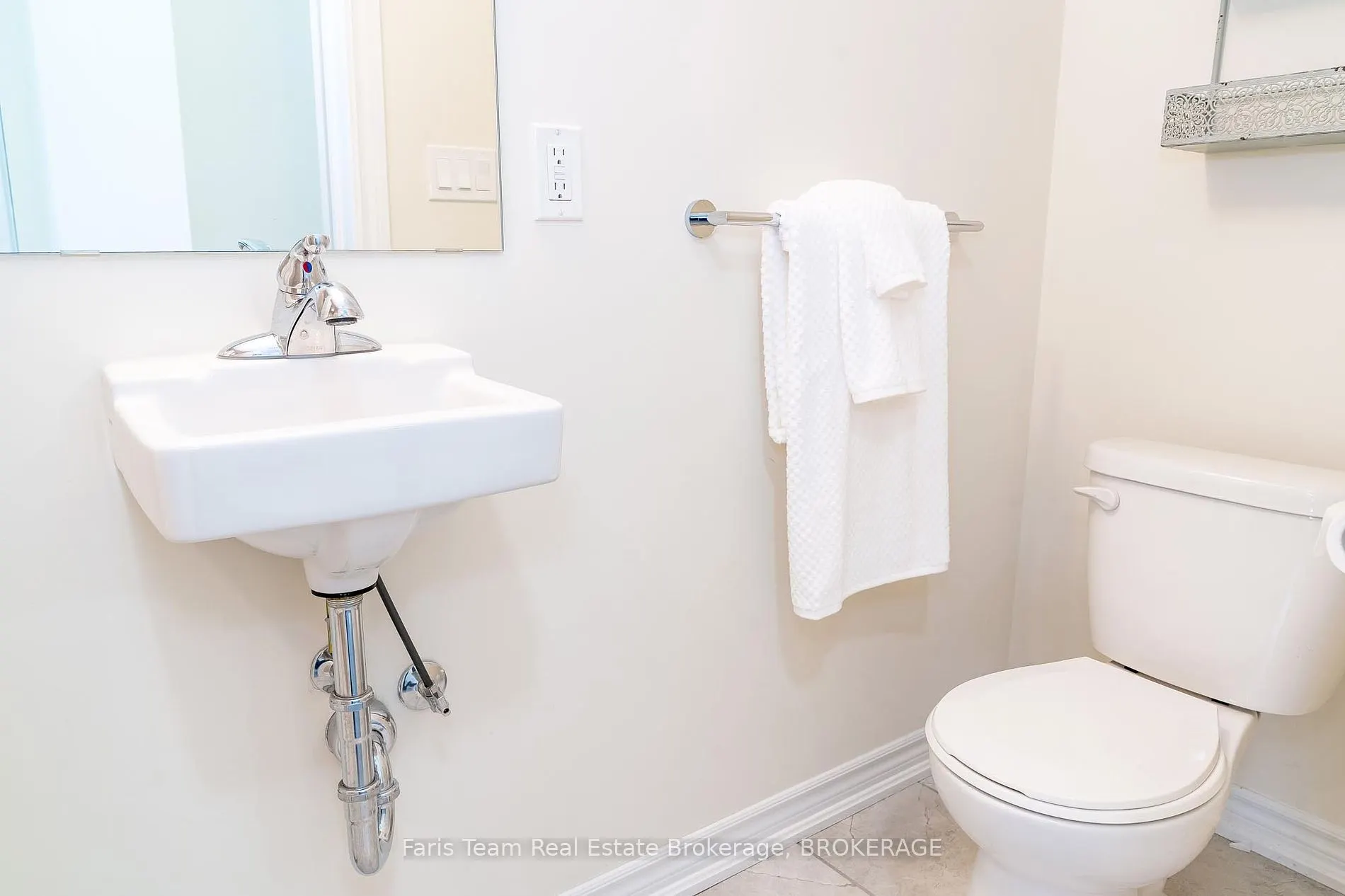 6 Anchorage Cres, #205