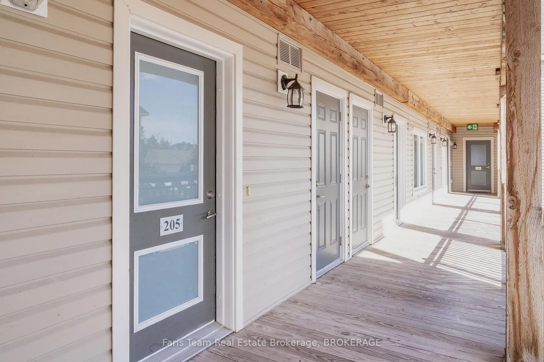 6 Anchorage Cres, #205