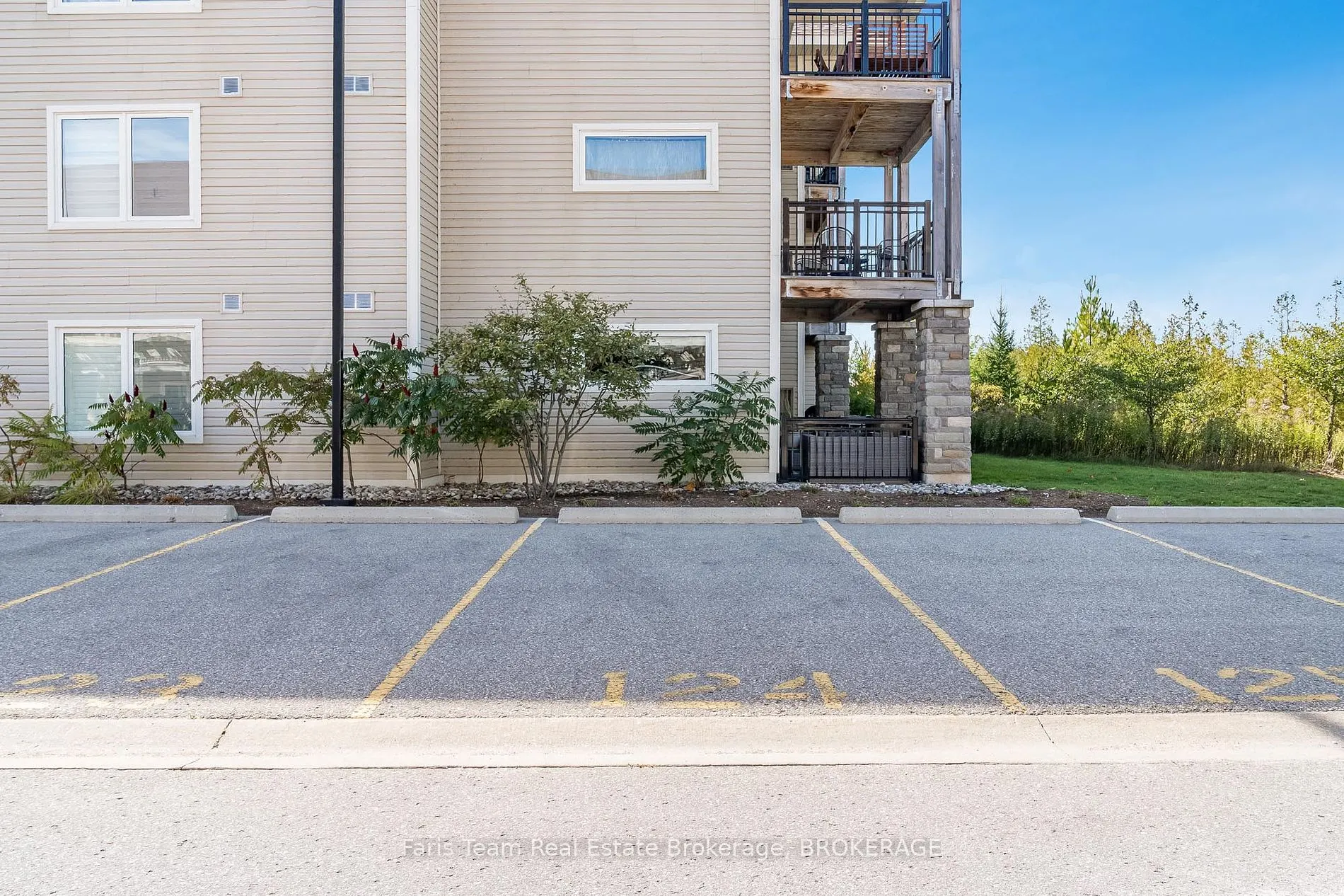 6 Anchorage Cres, #205