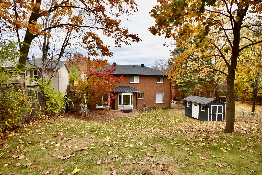 18 Valley Dr