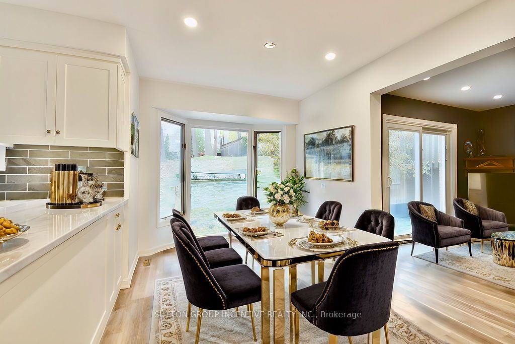 18 Valley Dr