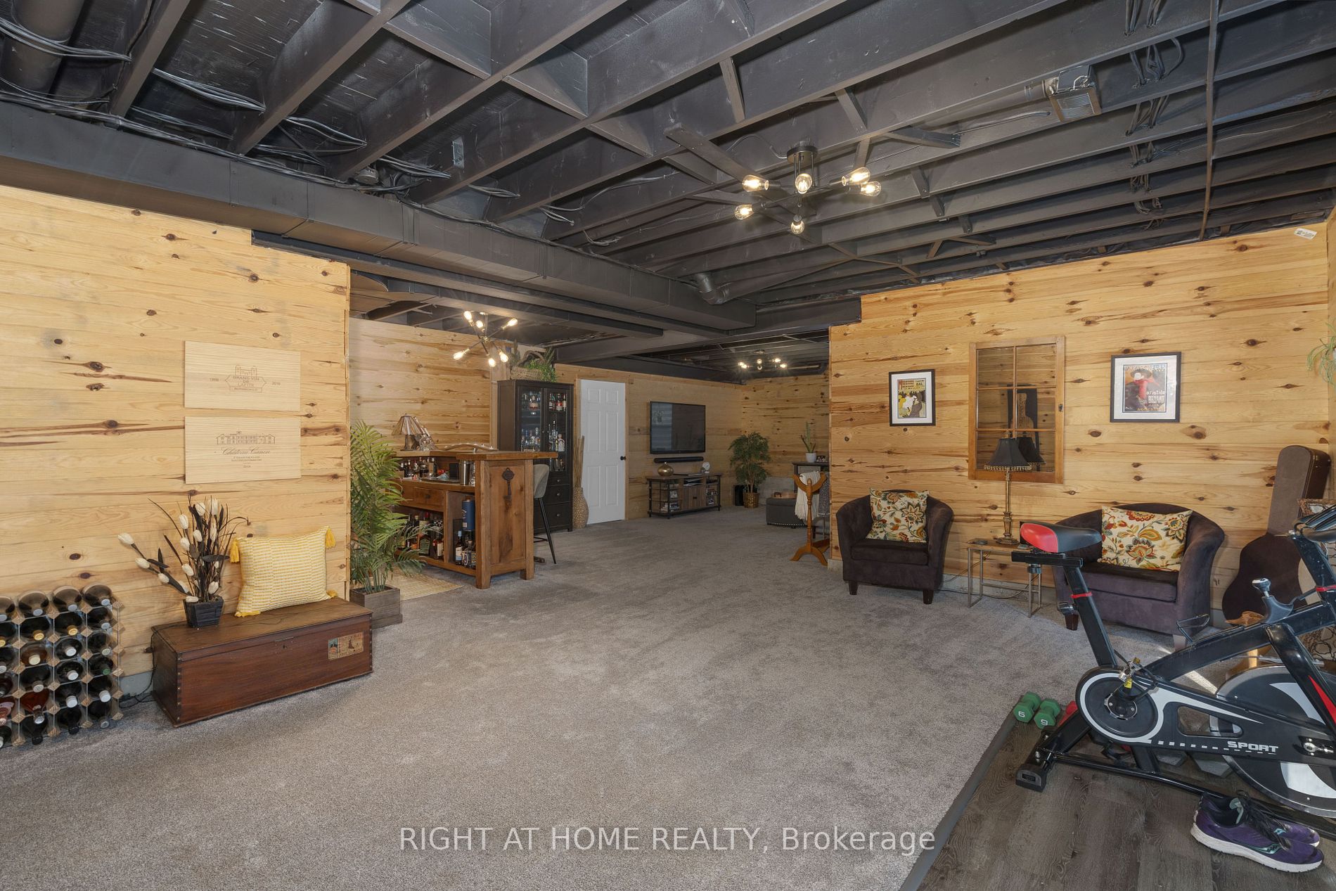 17 Bridle Path