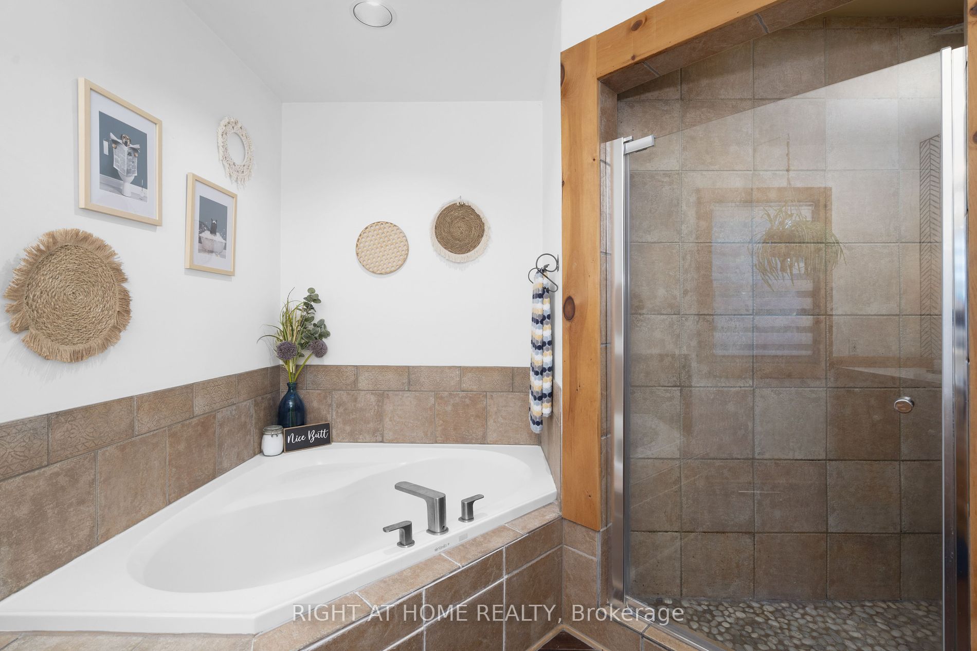 17 Bridle Path