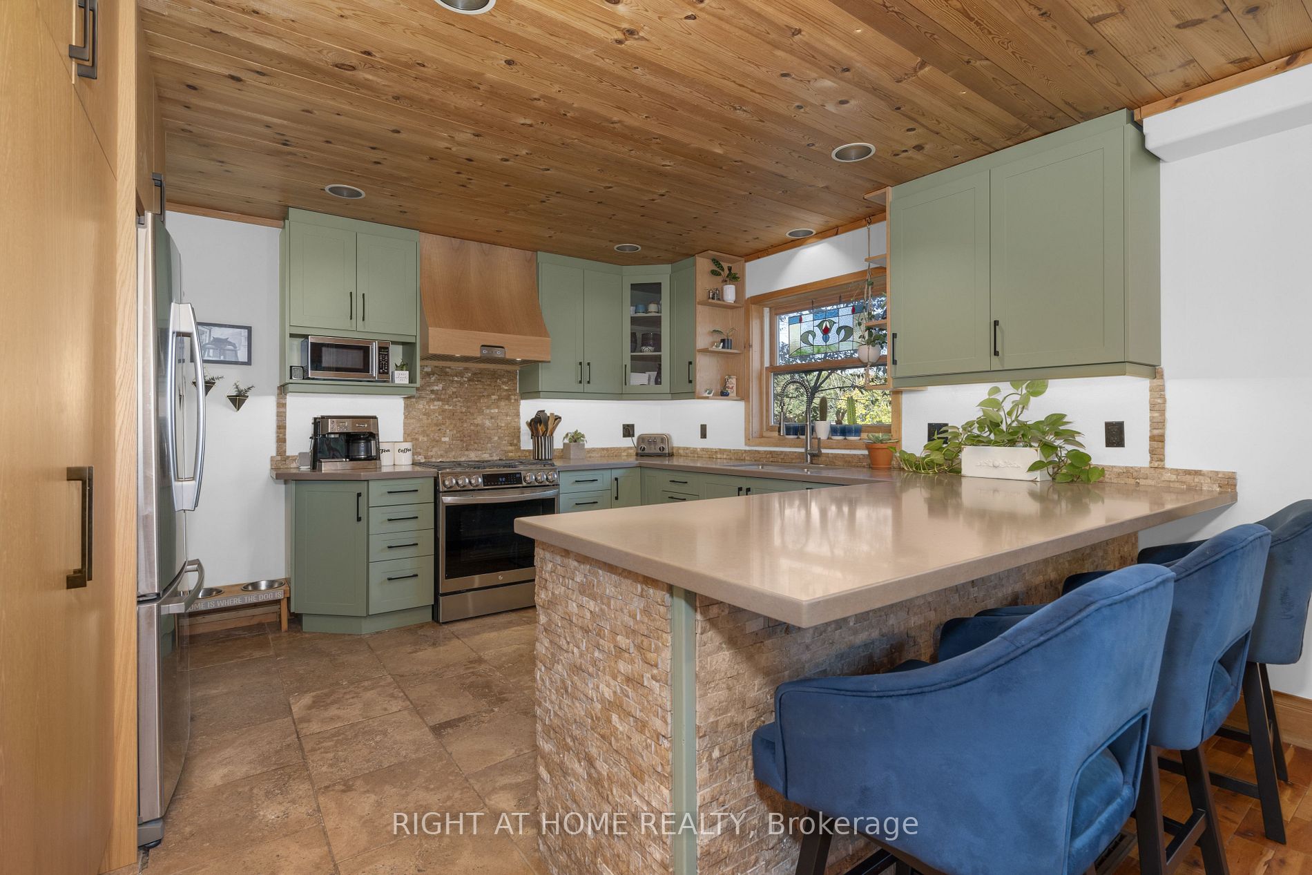 17 Bridle Path