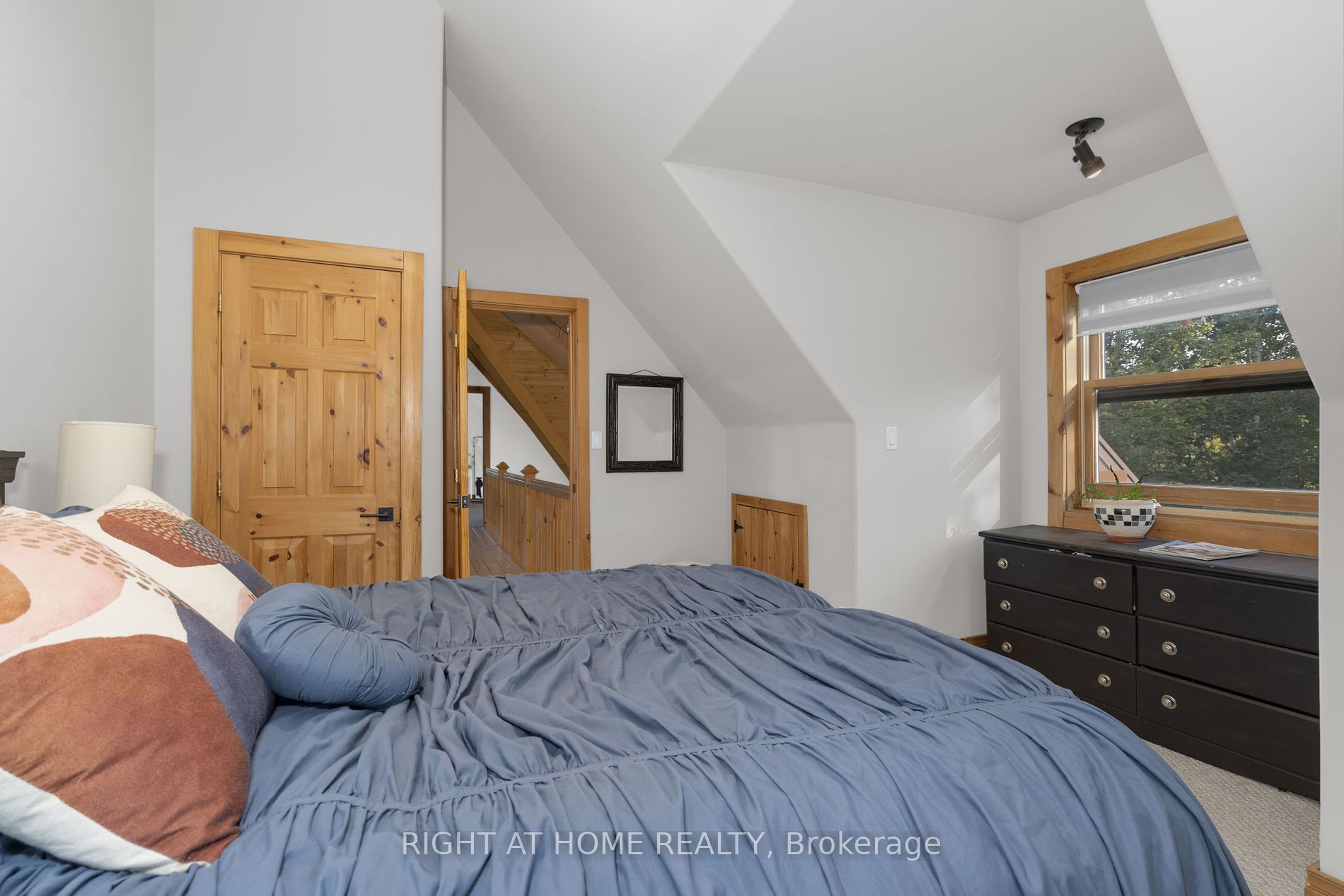 17 Bridle Path