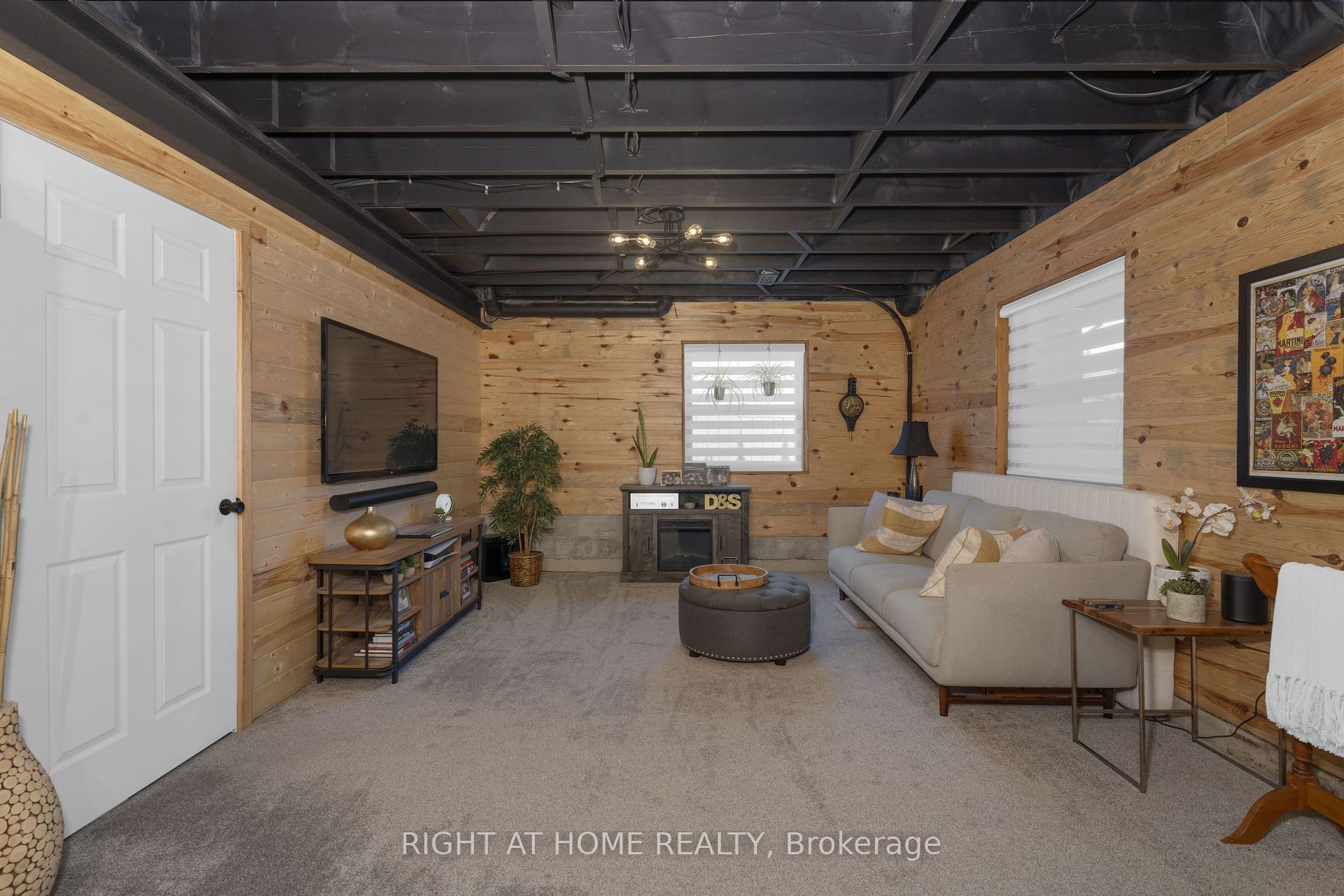 17 Bridle Path
